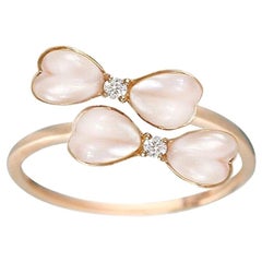 Chic Delicate Mother of Pearl White Diamond Yellow 18 Karat Gold Ring