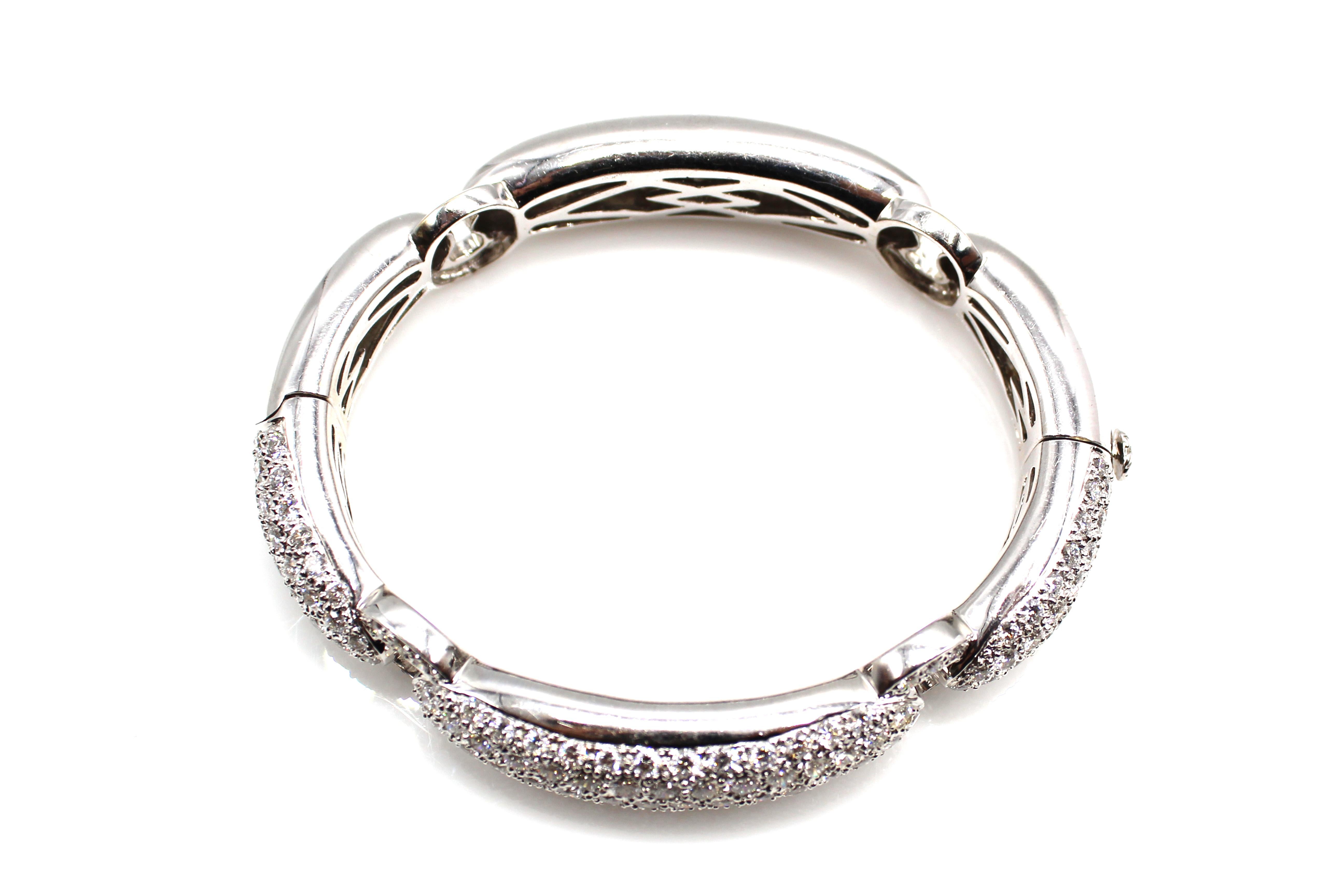 Contemporary Chic Diamond 18 Karat White Gold Bangle Bracelet