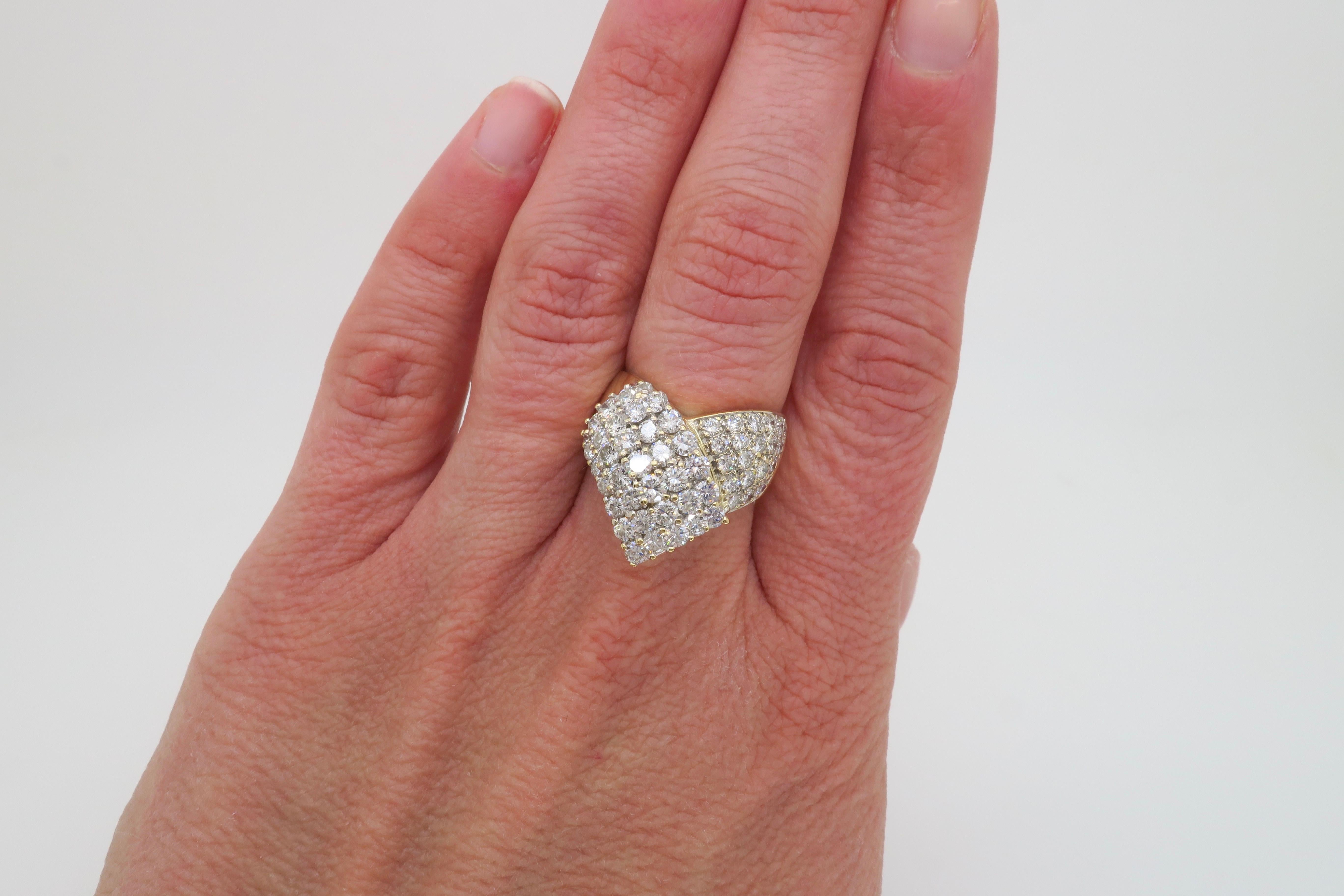 Chic Diamond Bypass Cocktail Ring Made in 14k Yellow Gold In New Condition In Webster, NY