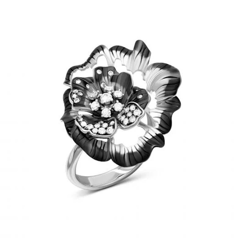 Chic Diamond Flower White 18k Gold Ring for Her In New Condition For Sale In Montreux, CH