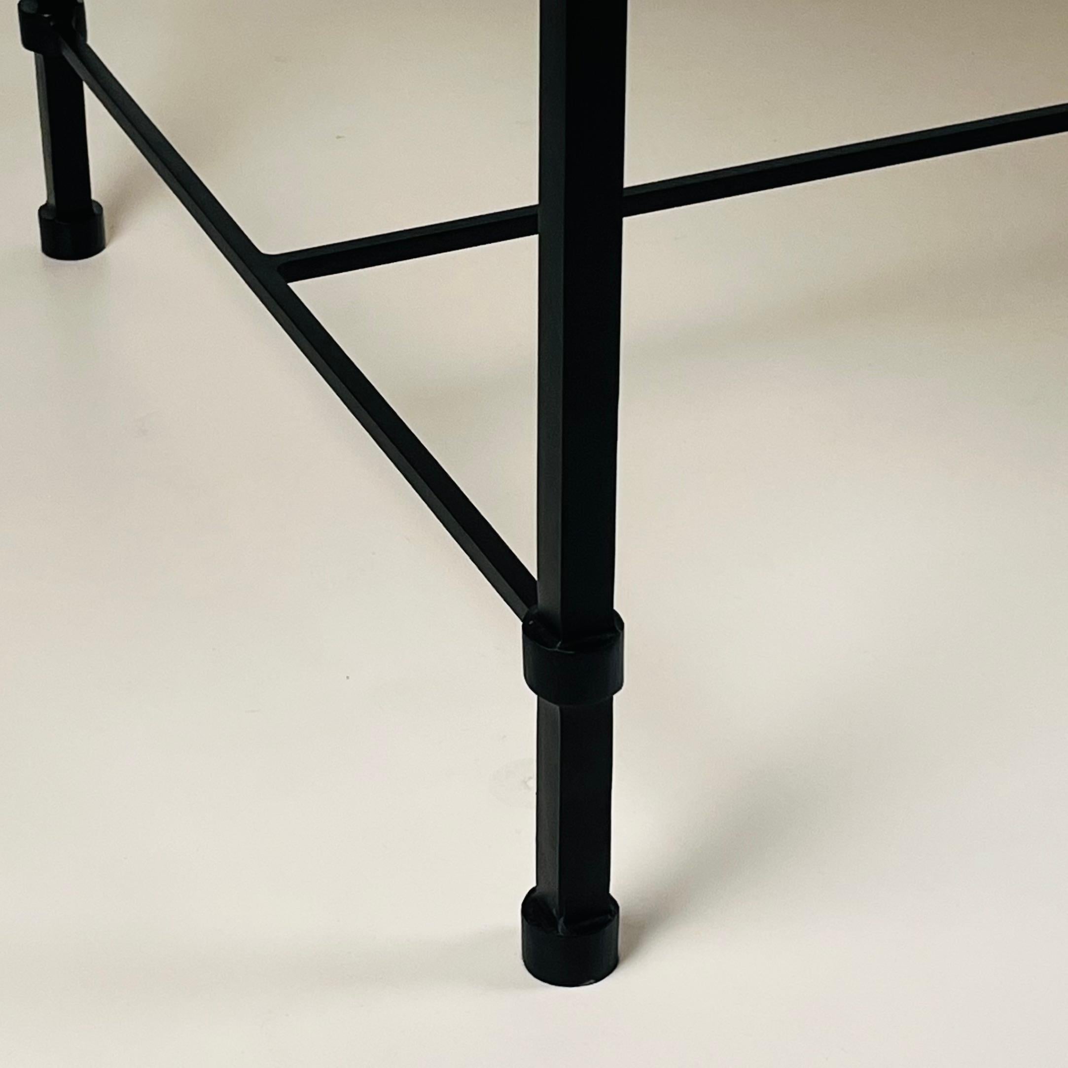 XXIe siècle et contemporain Table basse chic 'Ébauche' en fer forgé et pierre calcaire par Design Frères en vente