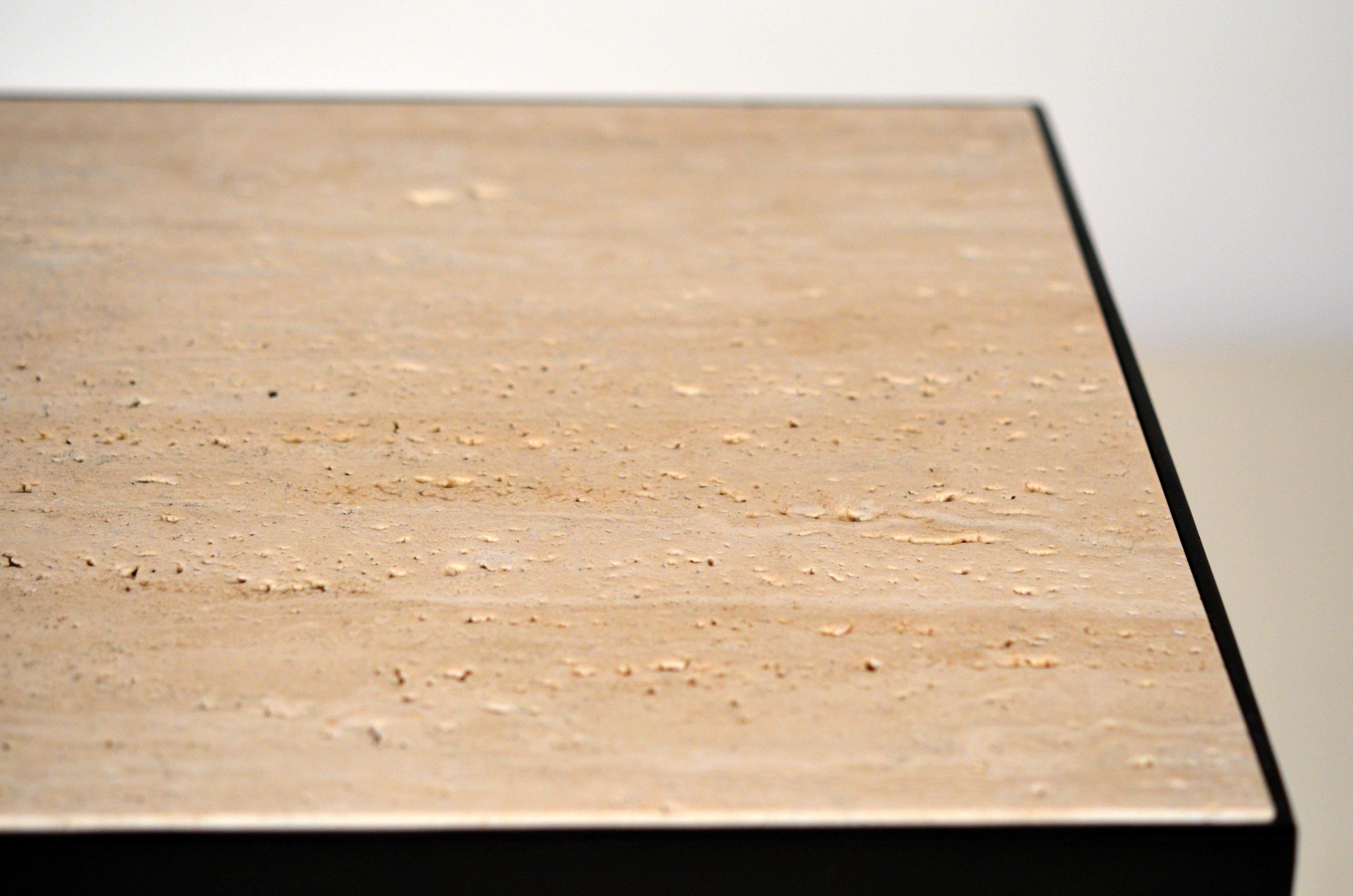 Chic 'Esquisse' Grooved Ivory Travertine Side Table by Design Frères In New Condition For Sale In Los Angeles, CA