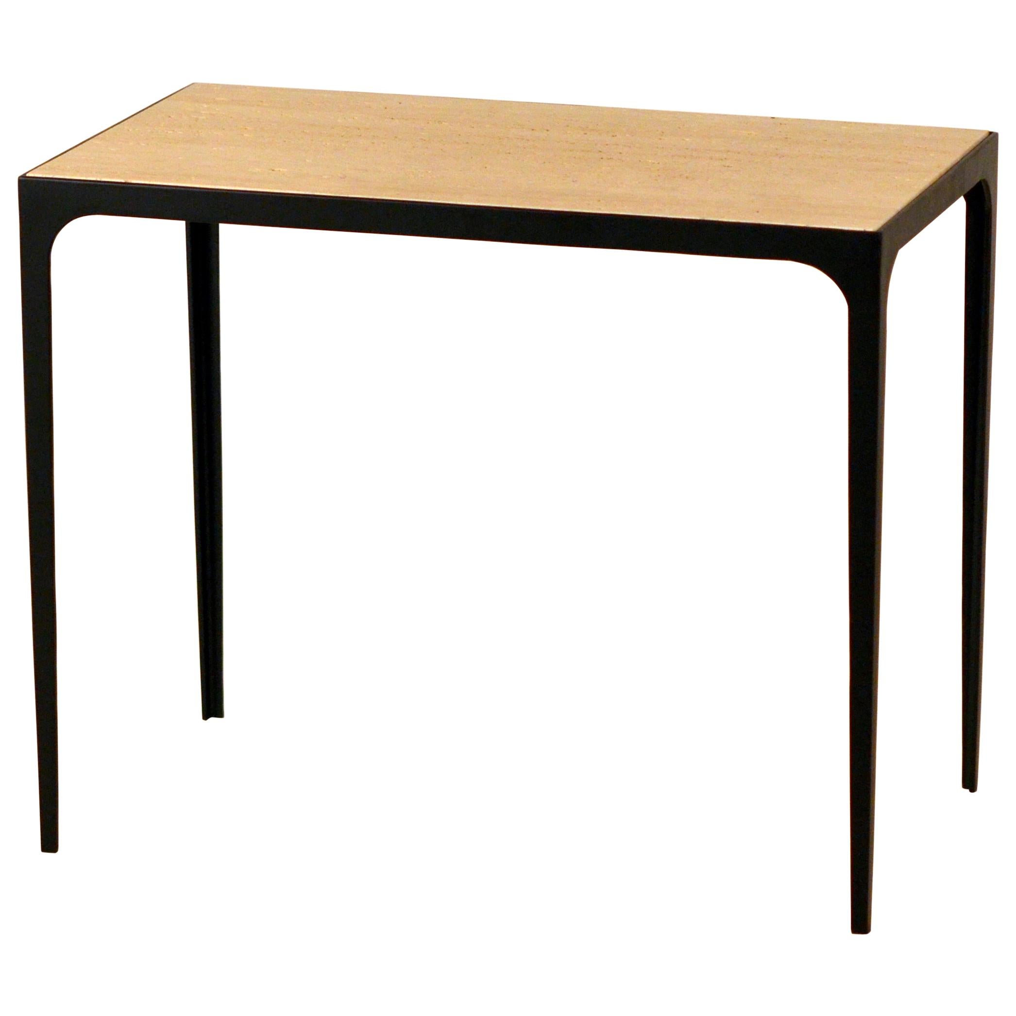 Mesa auxiliar chic de travertino marfil acanalada "Esquisse" de Design Frères