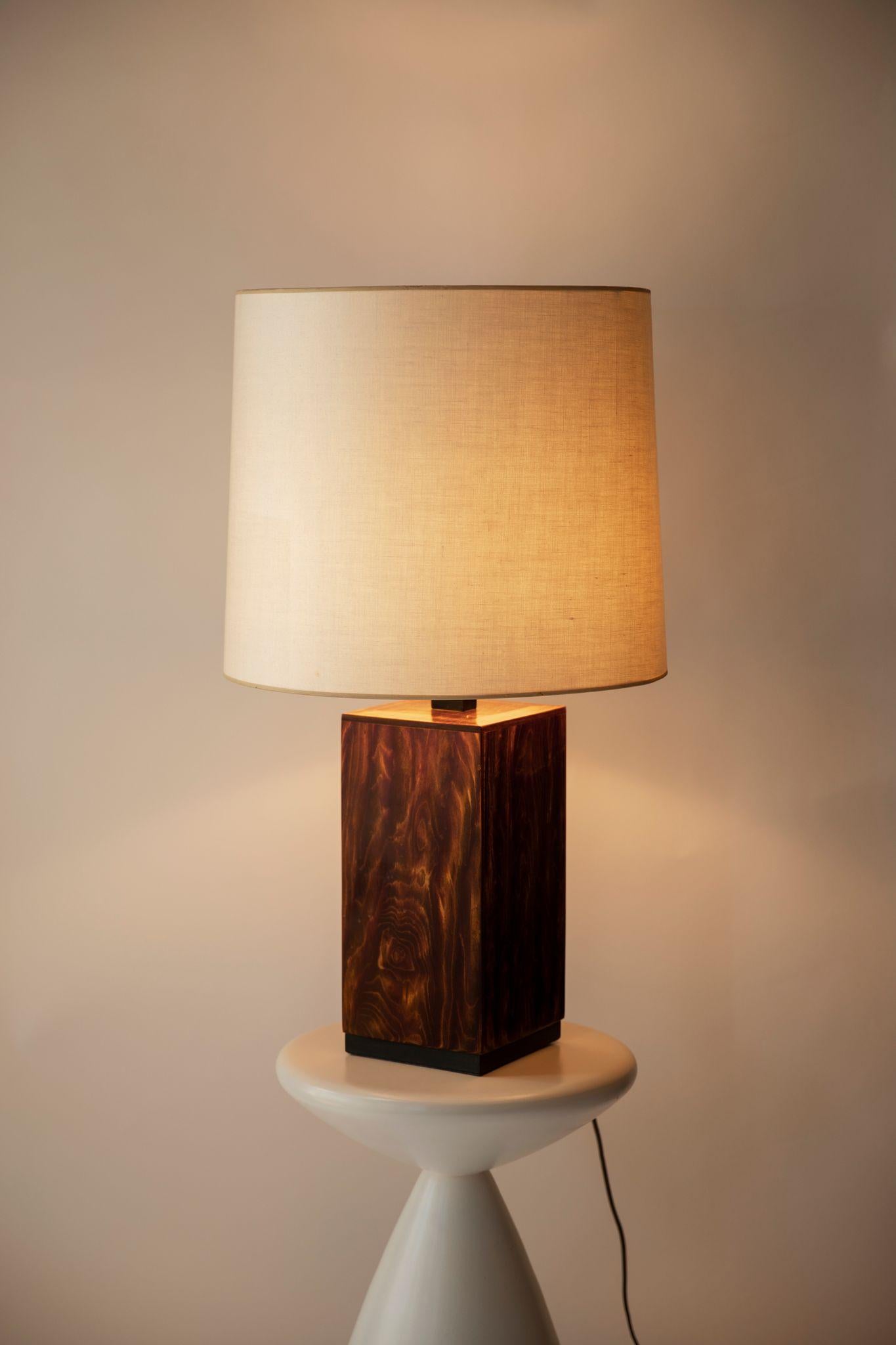 Lámpara Chic de Madera Exótica con Pantalla de Lino Personalizada Moderno en venta