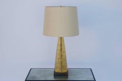 Lampe chic en résine fractale dans le style de Marie-Claude De Fouquières