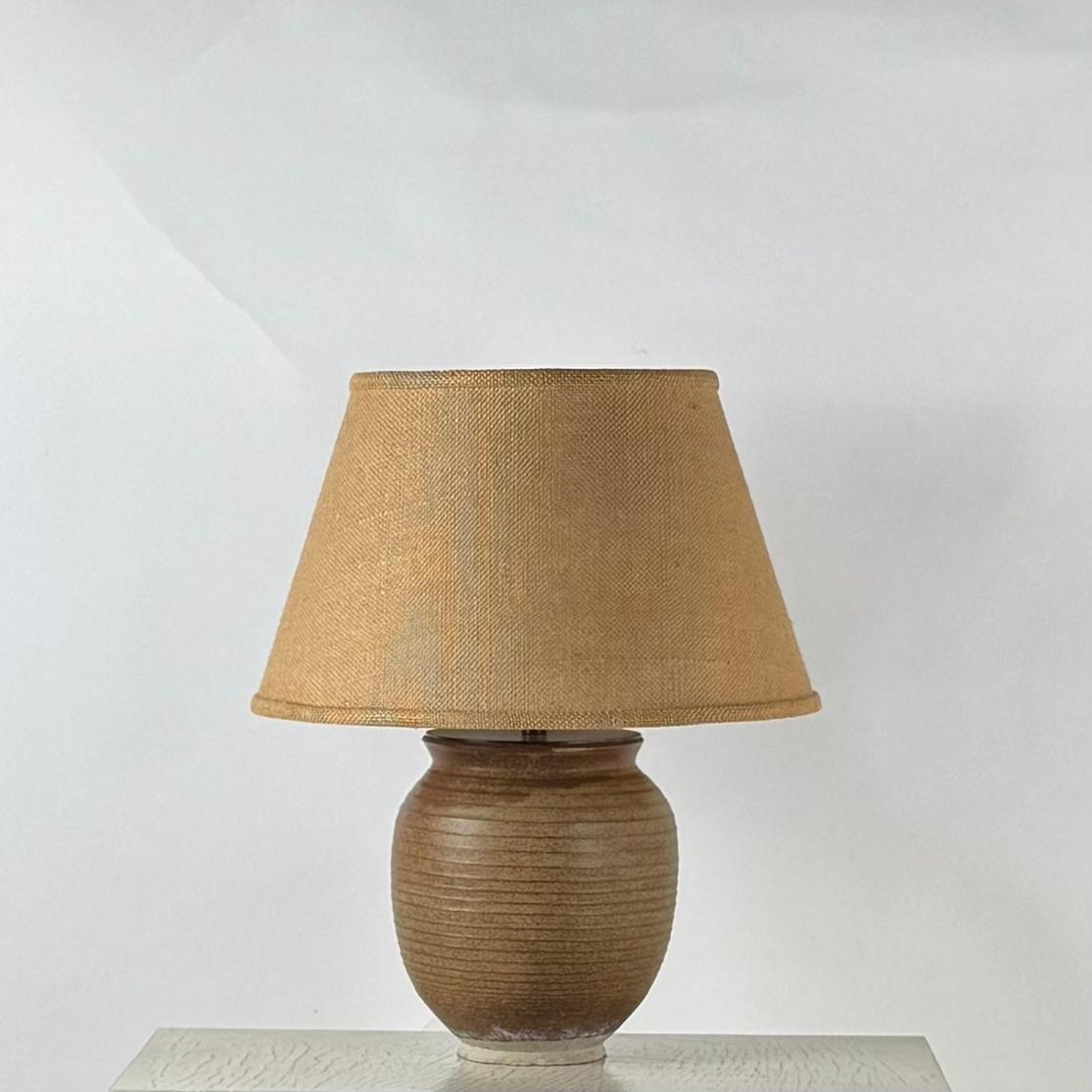 Chic French Art-Déco Ceramic Lamp with Custom Linen Shade and Diffuser For Sale 6