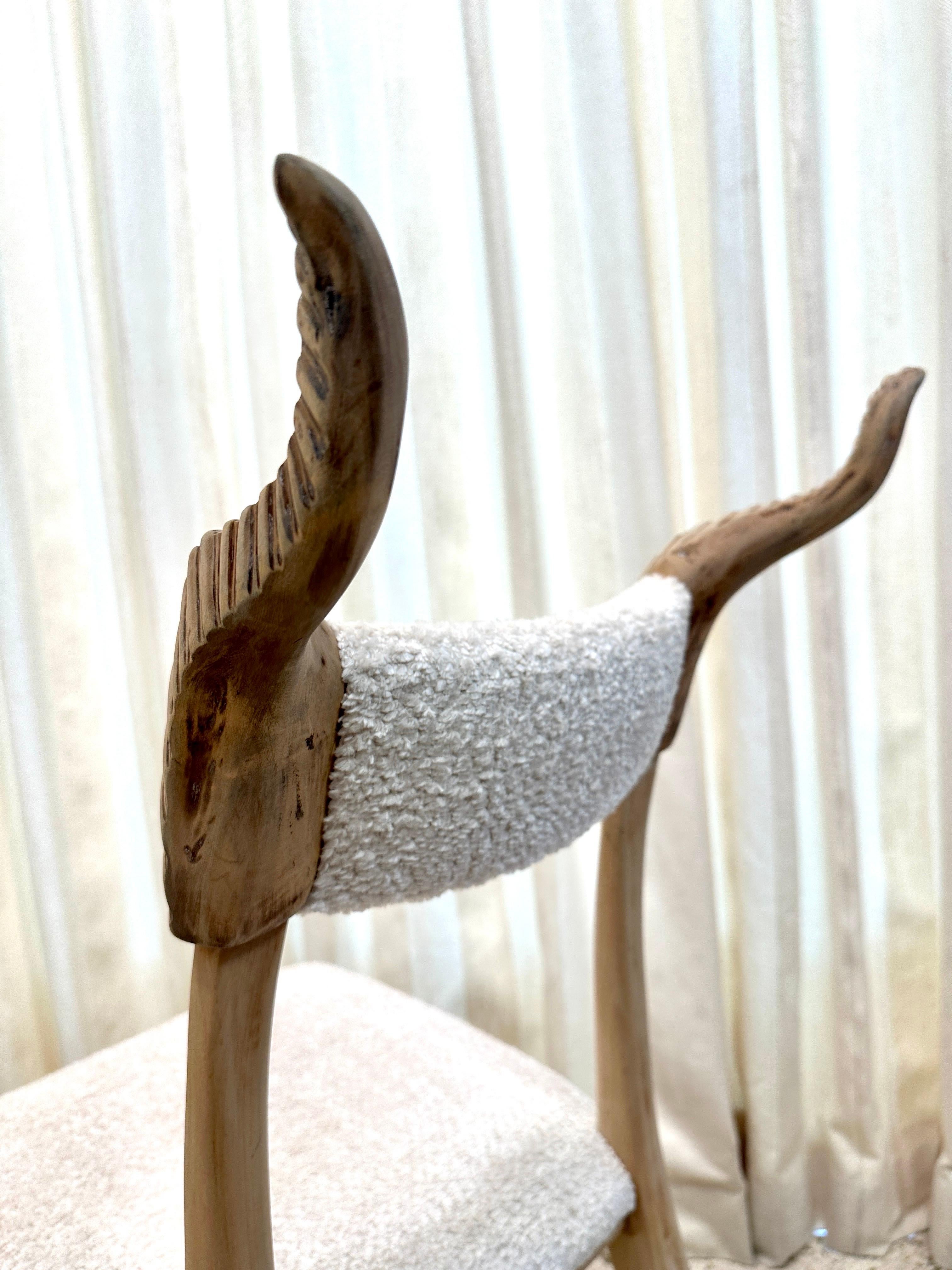 Chaise de bureau/chaise d'appoint chic en bois sculpté avec fleuron en forme de corne en vente 1