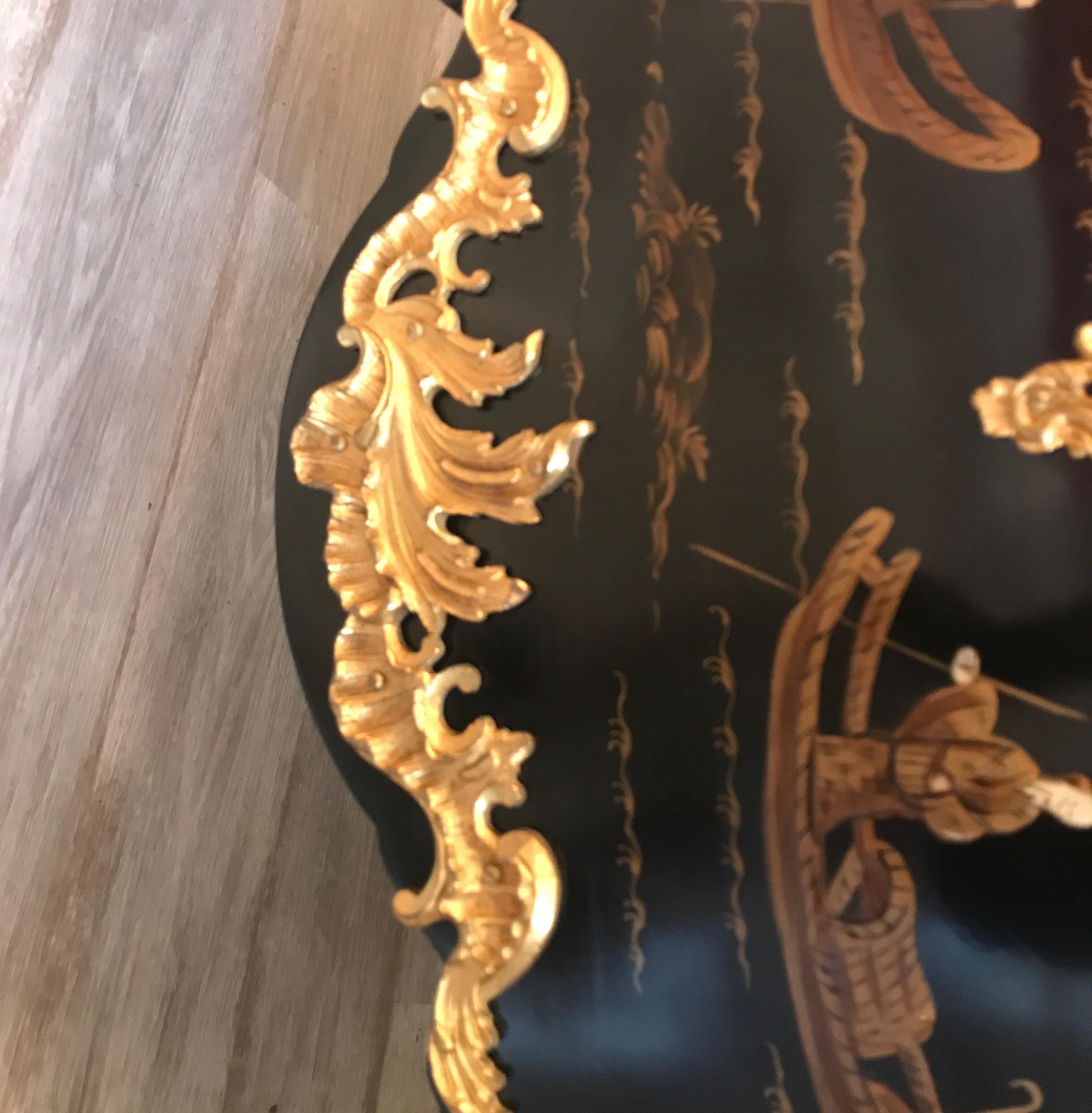 Commode bombée chic et chic de style Louis XV en chinoiserie française 7