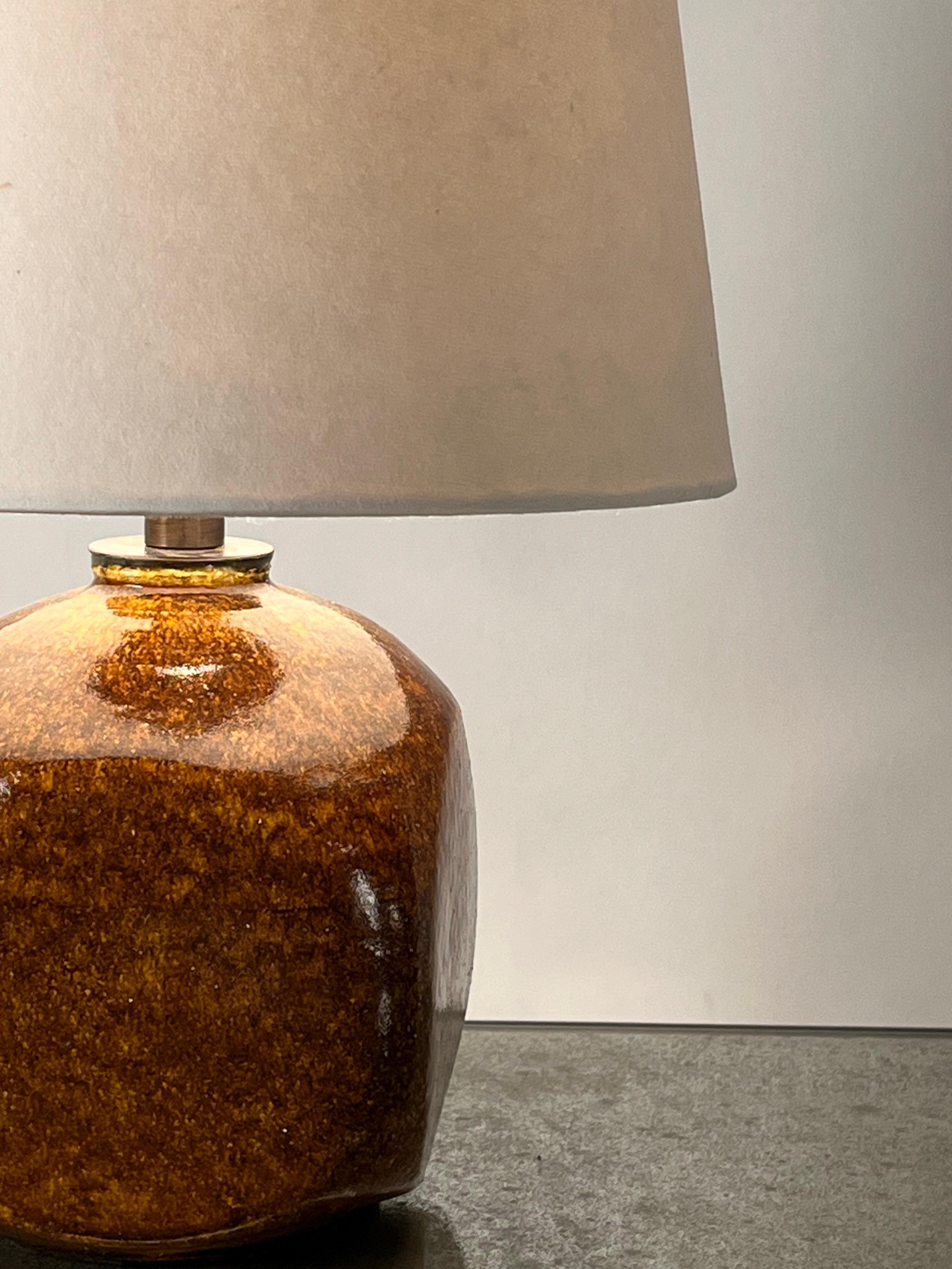 Lampe de bureau chic en céramique émaillée par Accolay, France Excellent état - En vente à Los Angeles, CA