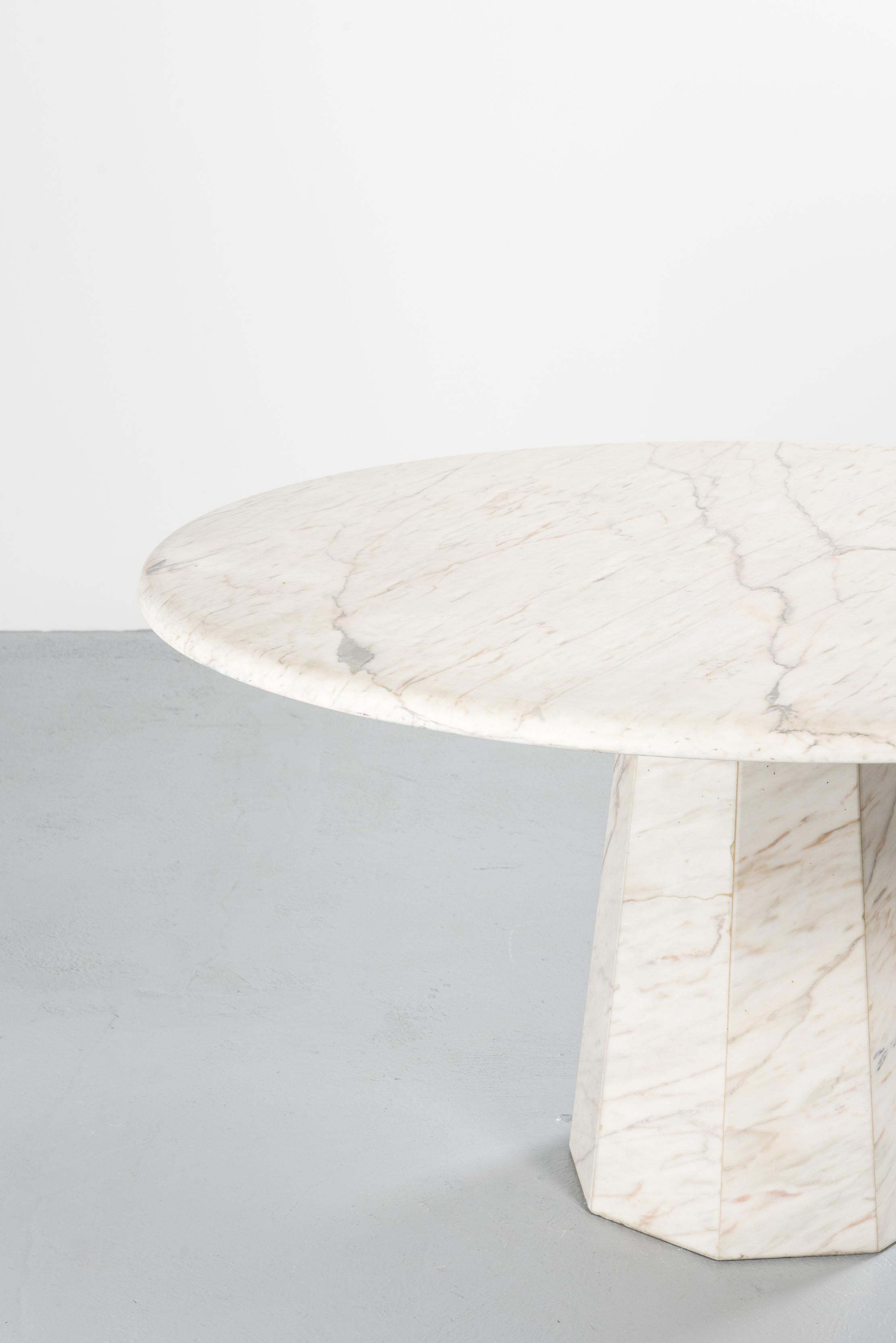 Chic Italian Marble Dining Table, 1970s 3