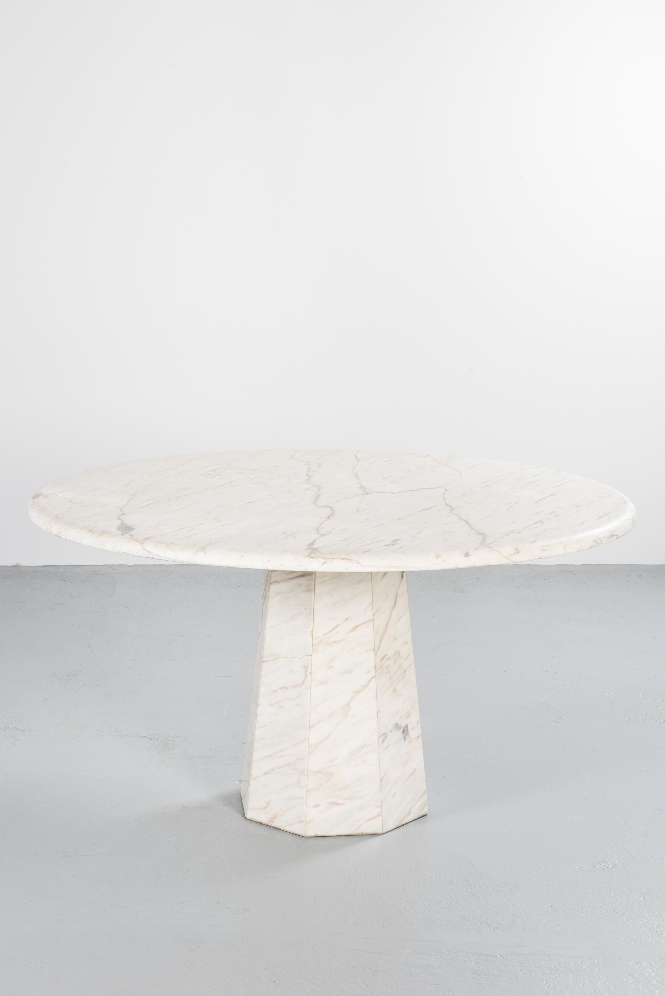 Chic Italian Marble Dining Table, 1970s 4
