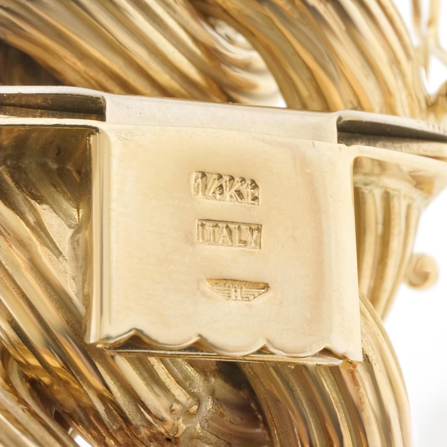 Chic Italian 1960s Gold Bracelet 1