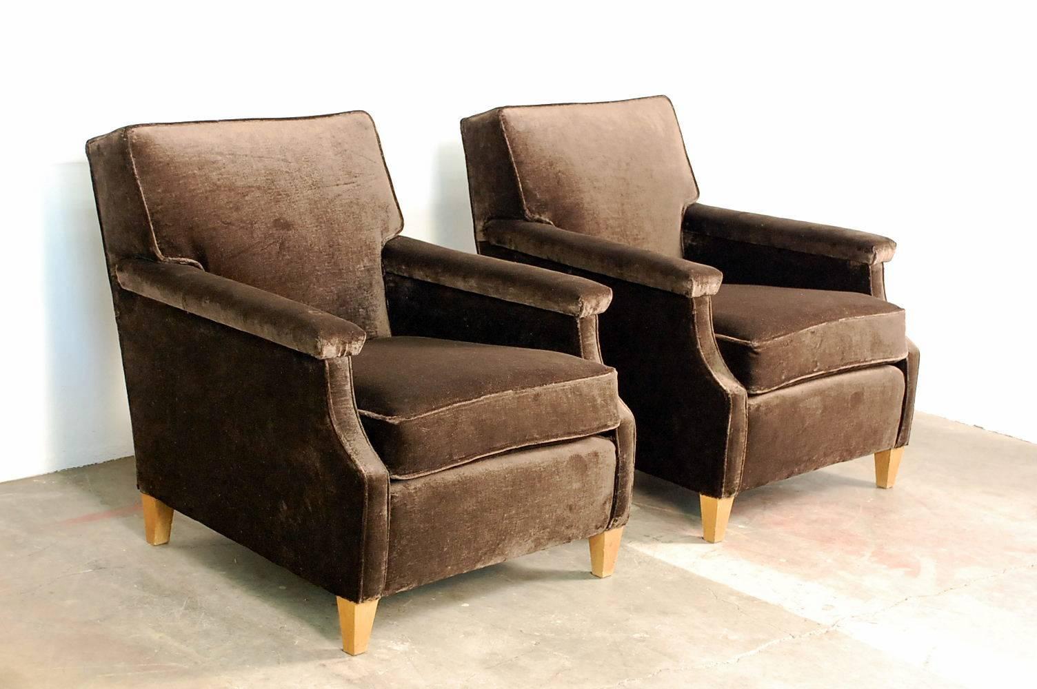 Schickes großes französisches Sofa aus den 1950er Jahren von Maison Leleu im Angebot 1