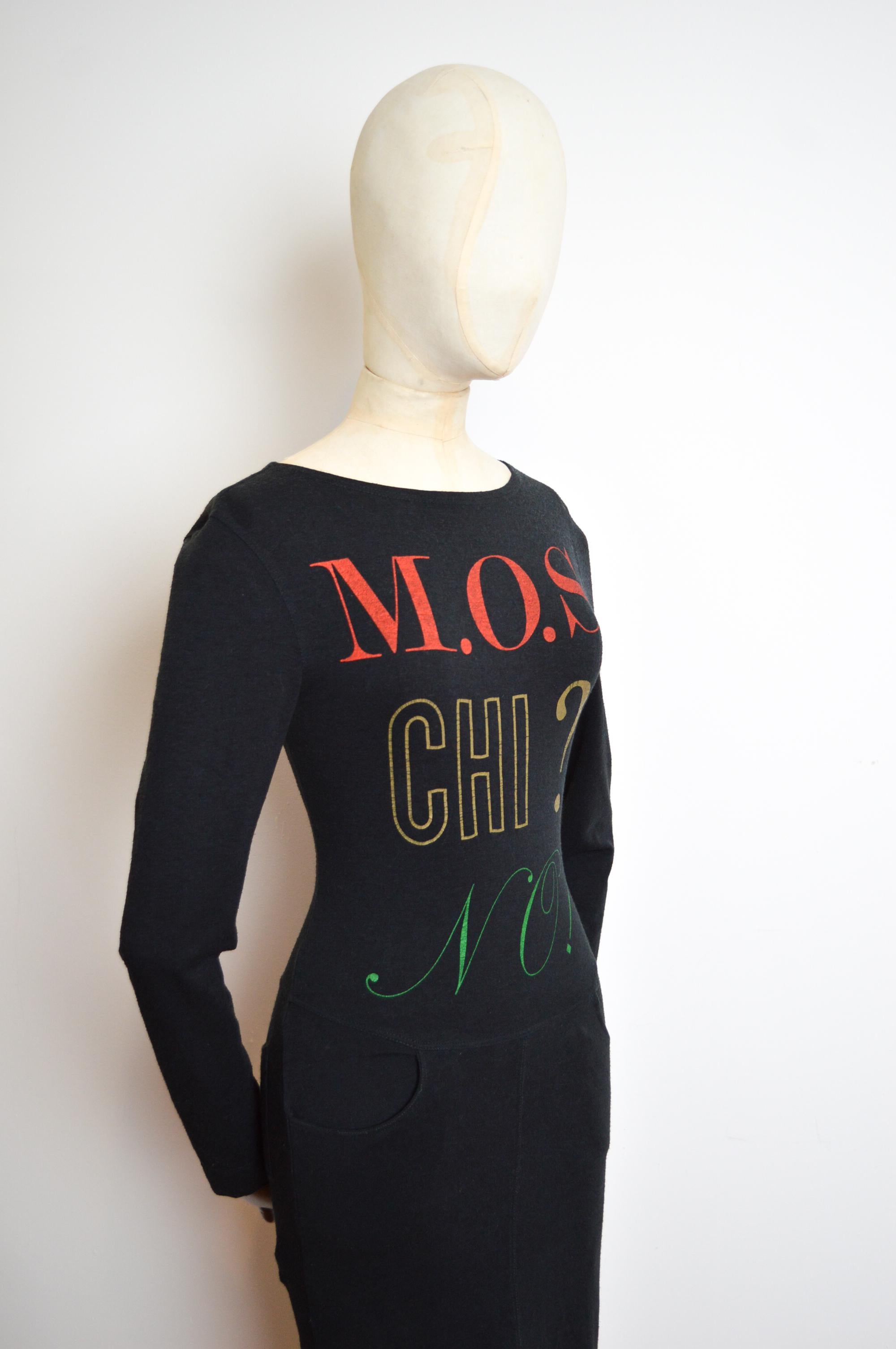 Elegante minivestido negro MOSCHINO años 90 de manga larga con body con Graphic en venta 4