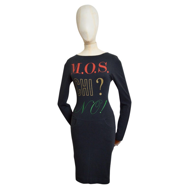 Chic Little Black MOSCHINO 1990's body con long Sleeve Graphic