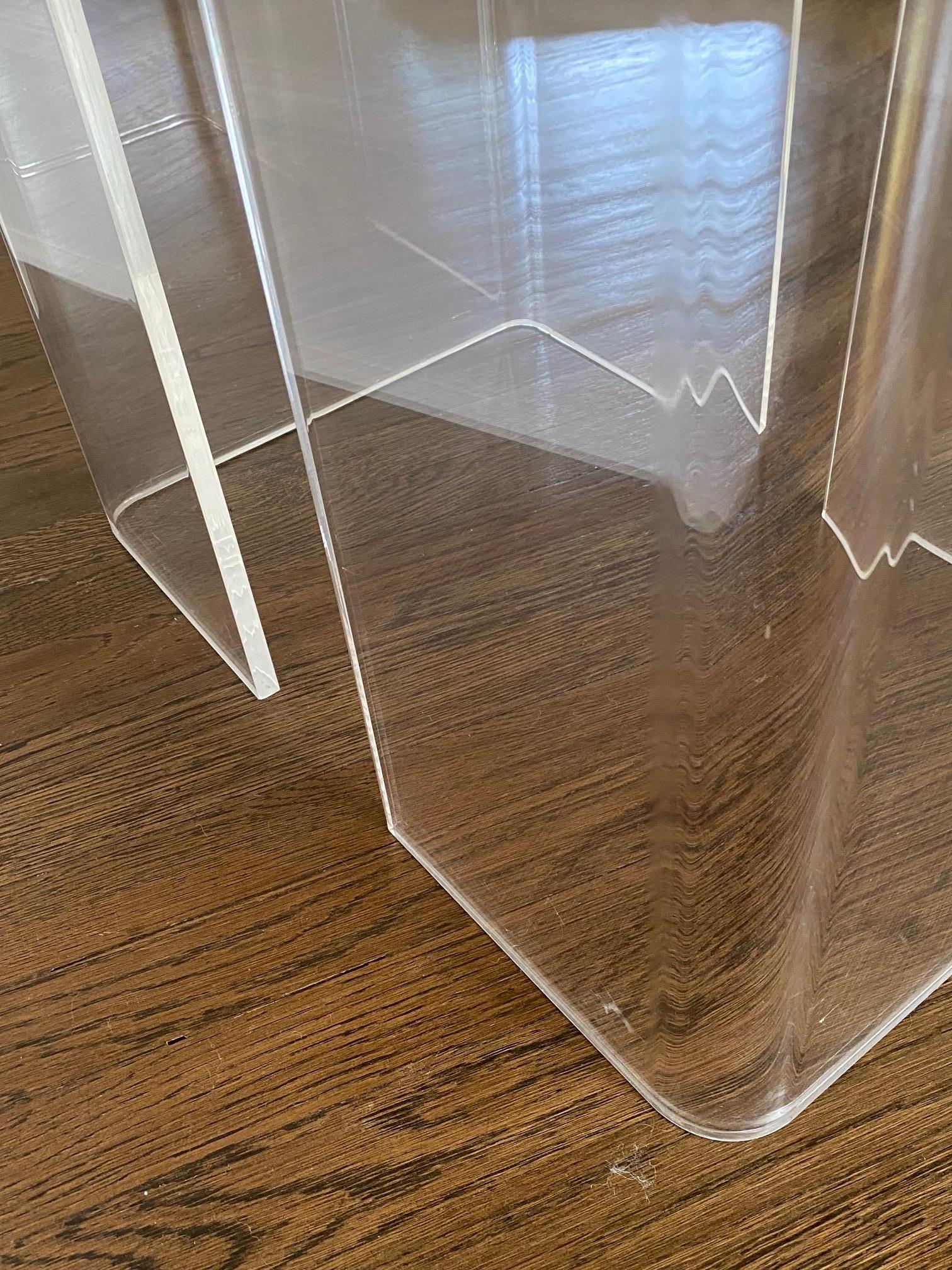  Chic Mid Century Modern Lucite & Laminated Raffia Table For Sale 2