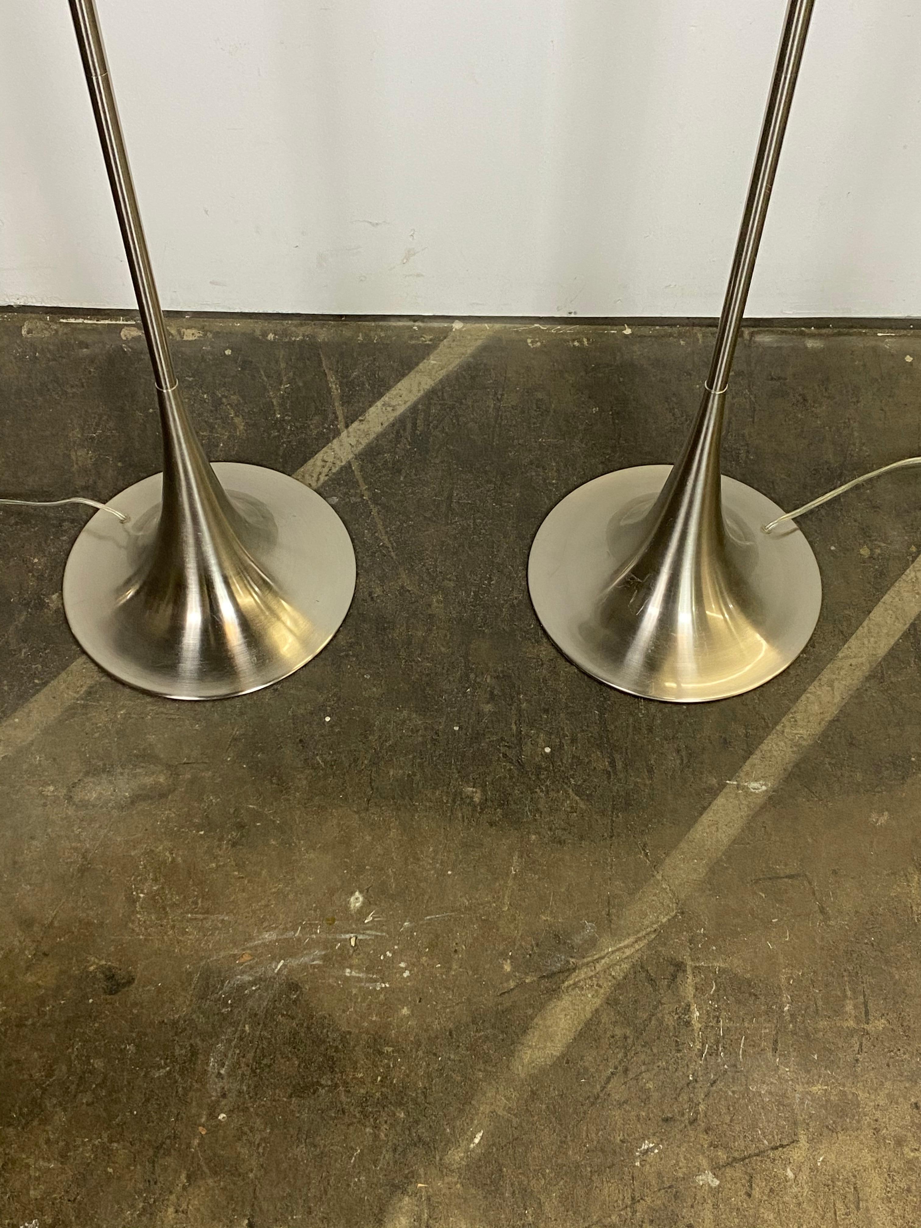 Chic Mid-Century Modern Style Floor Lamps with Tulip Base and Barrel Shades 2