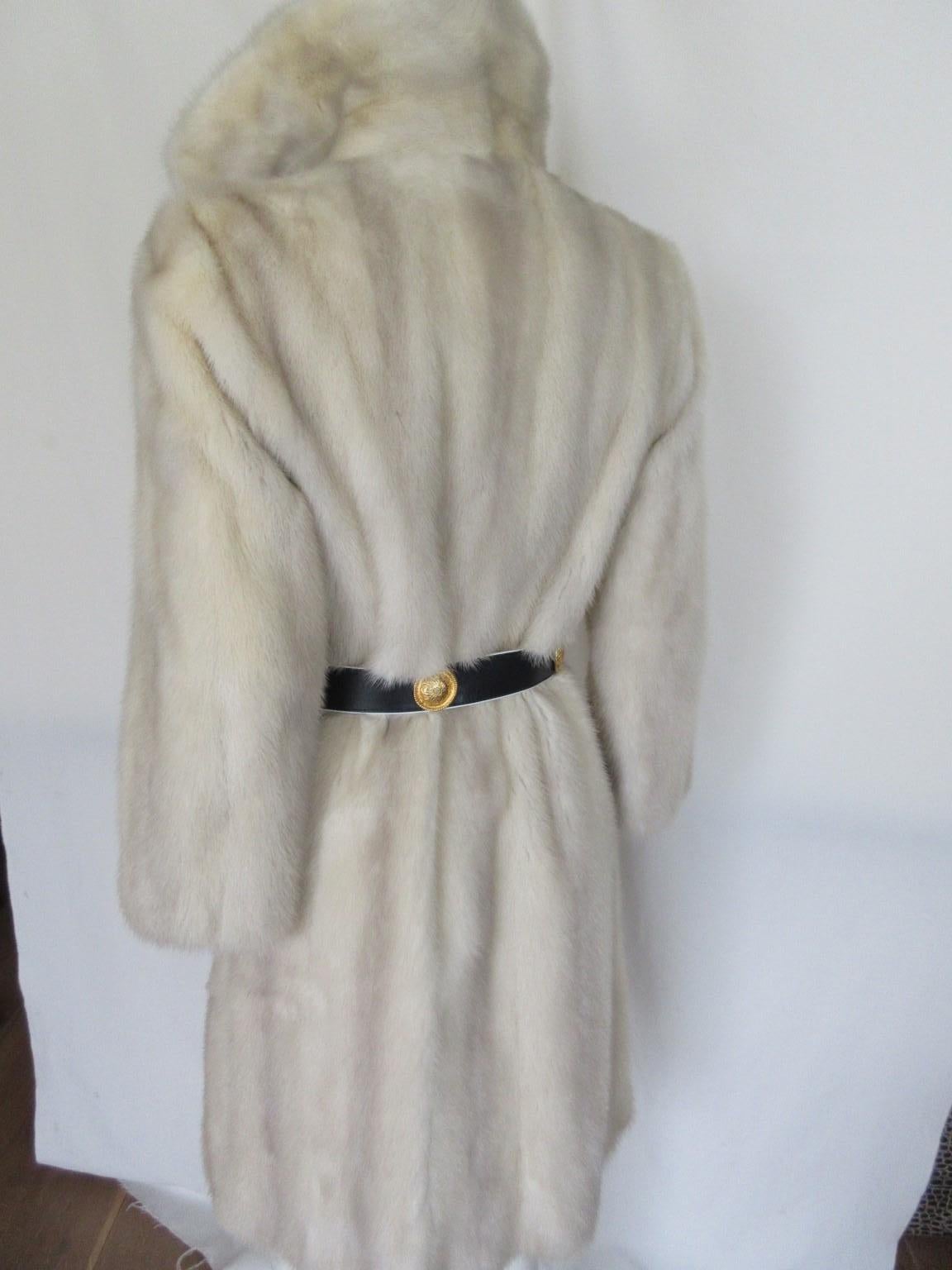 Chic Mink Fur Coat Small For Sale 1
