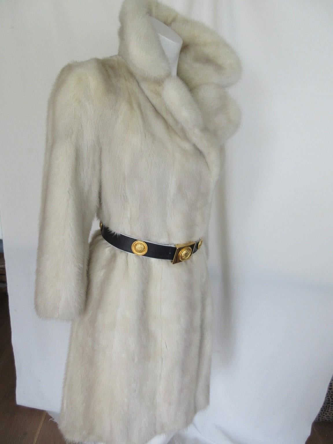 Chic Mink Fur Coat Small For Sale 5