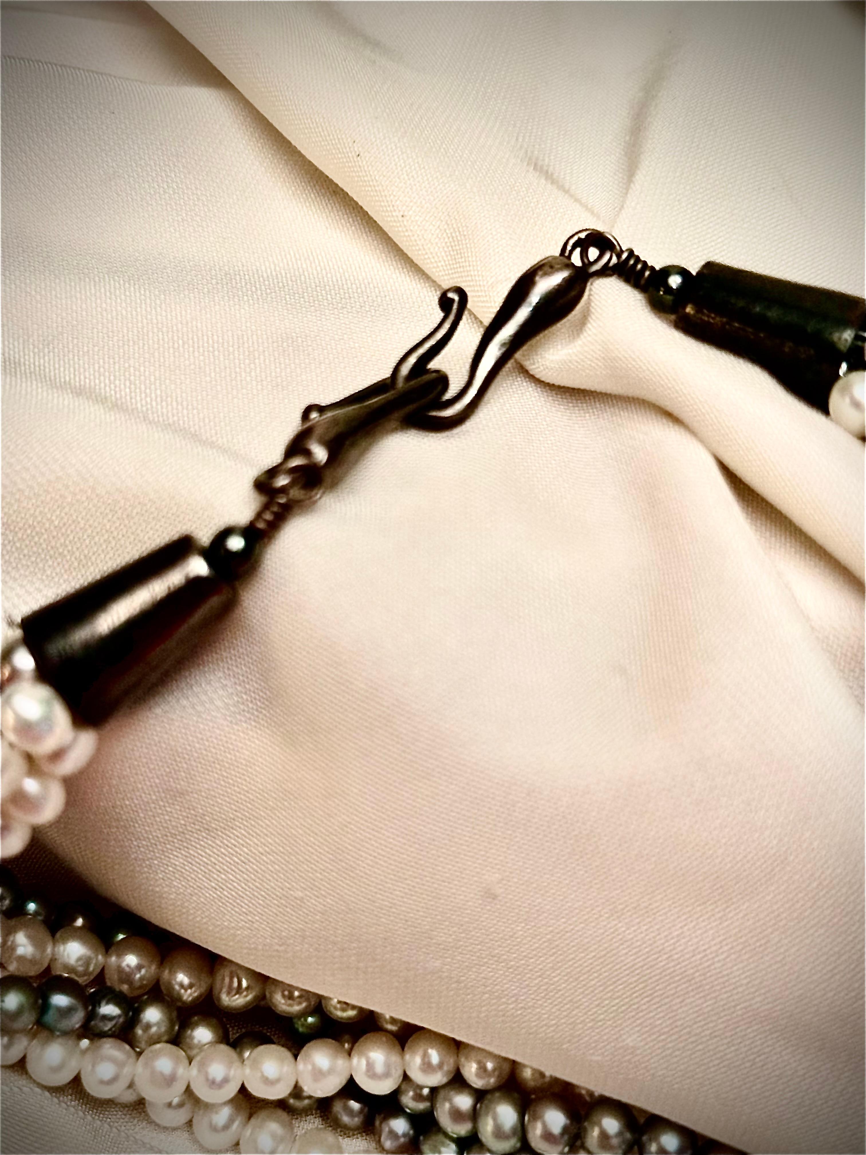 Collana chic con perle a più fili In condizioni Nuovo in vendita a New Orleans, LA