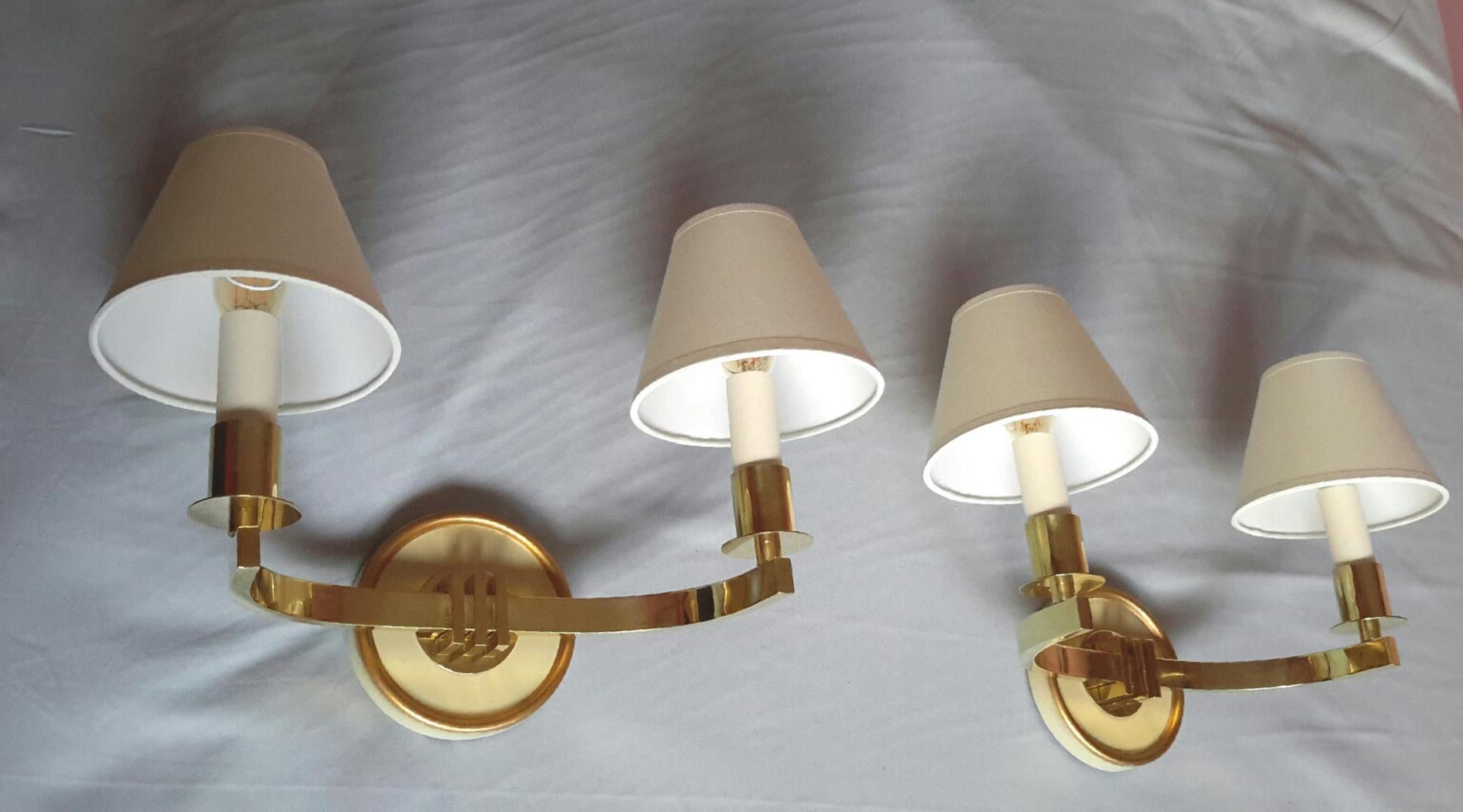 Chic Pair of Bronze French Mid-Century Modern Wall Sconces, 1950 7