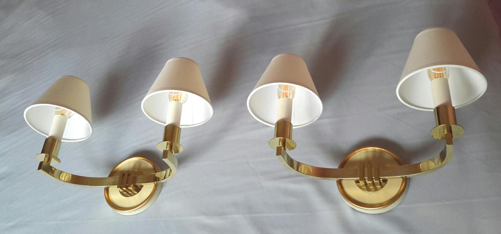 Chic Pair of Bronze French Mid-Century Modern Wall Sconces, 1950 2