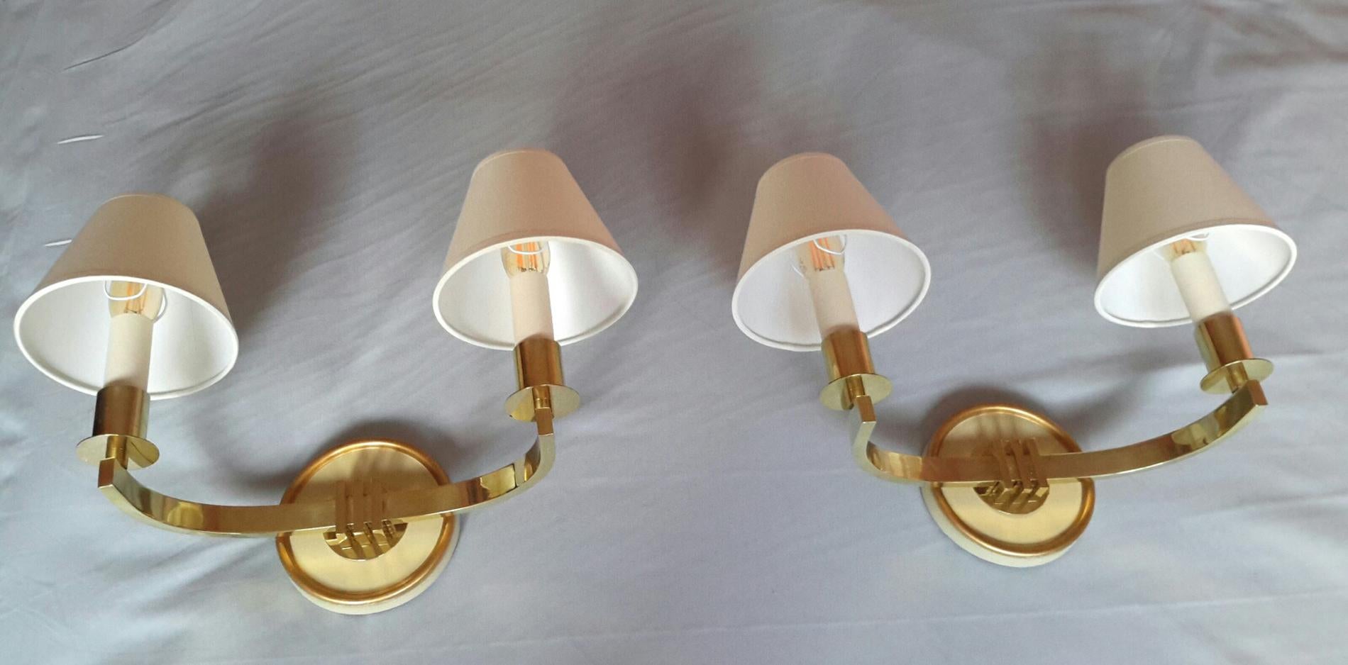 Chic Pair of Bronze French Mid-Century Modern Wall Sconces, 1950 3