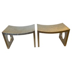 Elegante Pareja de Bancos Contemporáneos Lacados Silverleaf