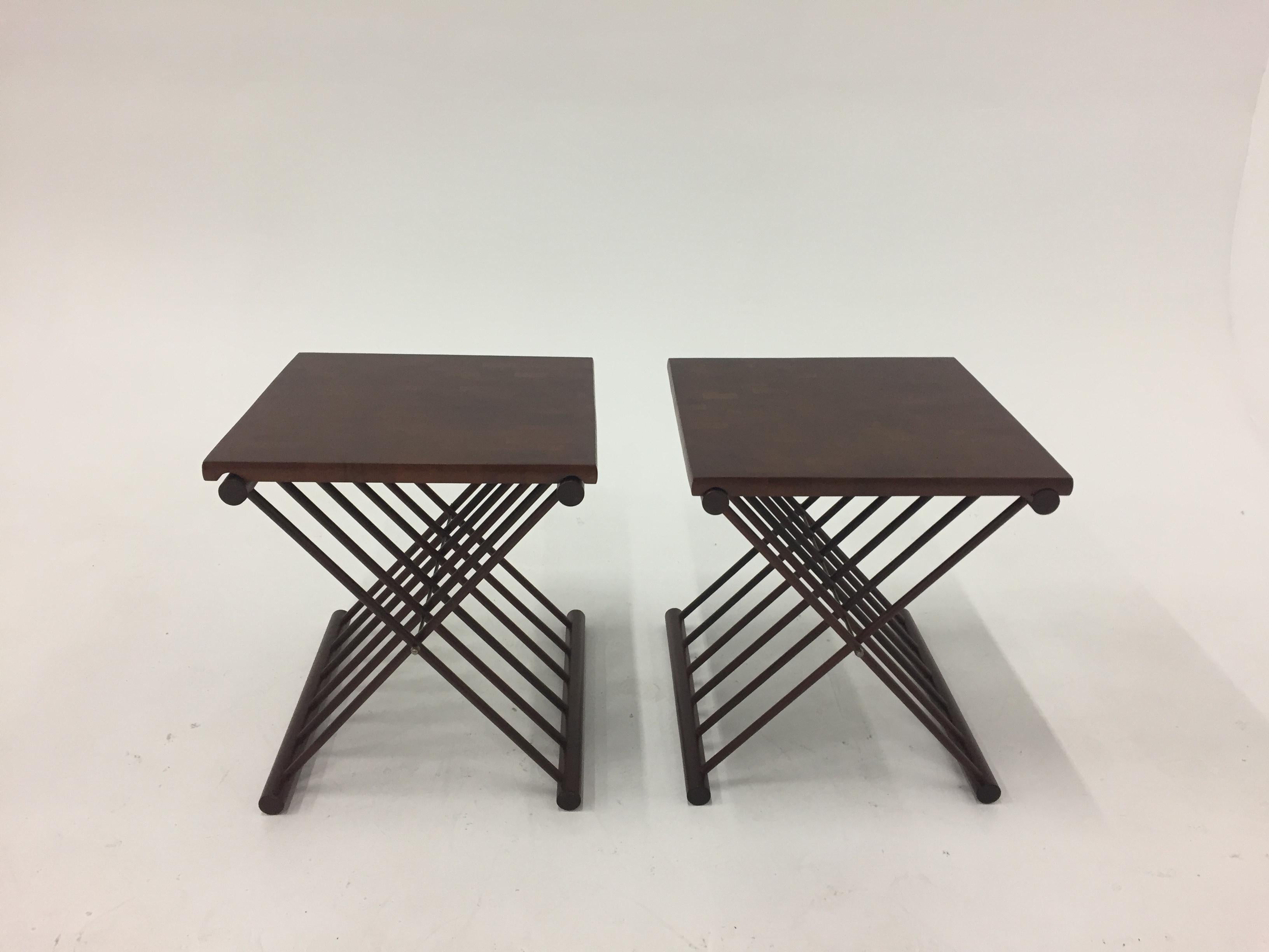 Chic Pair of Danish Folding Teak Tray Top Side Tables End Tables In Excellent Condition In Hopewell, NJ