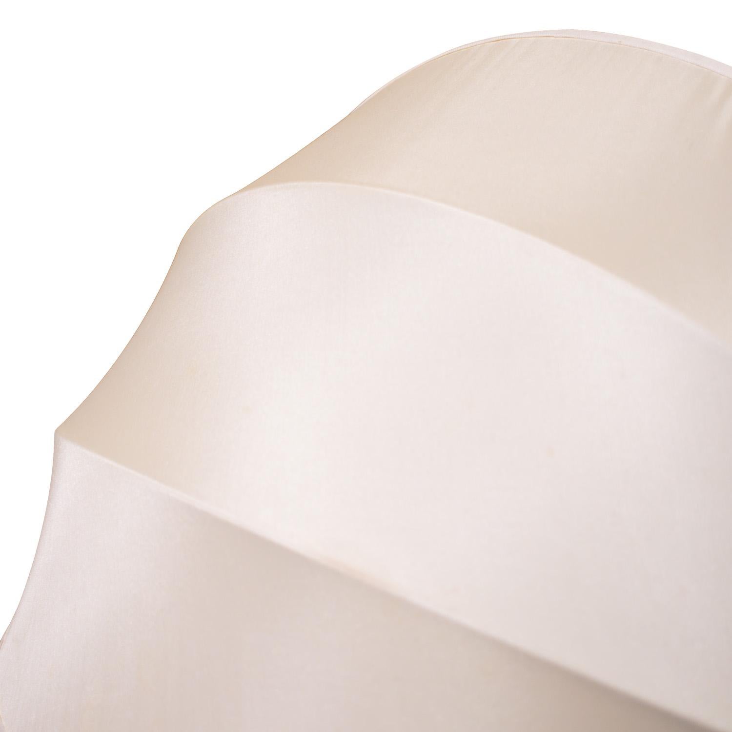 Mid-20th Century Chic Pair of French Porcelain Table Lamps with Sculptural Shades 1960s For Sale