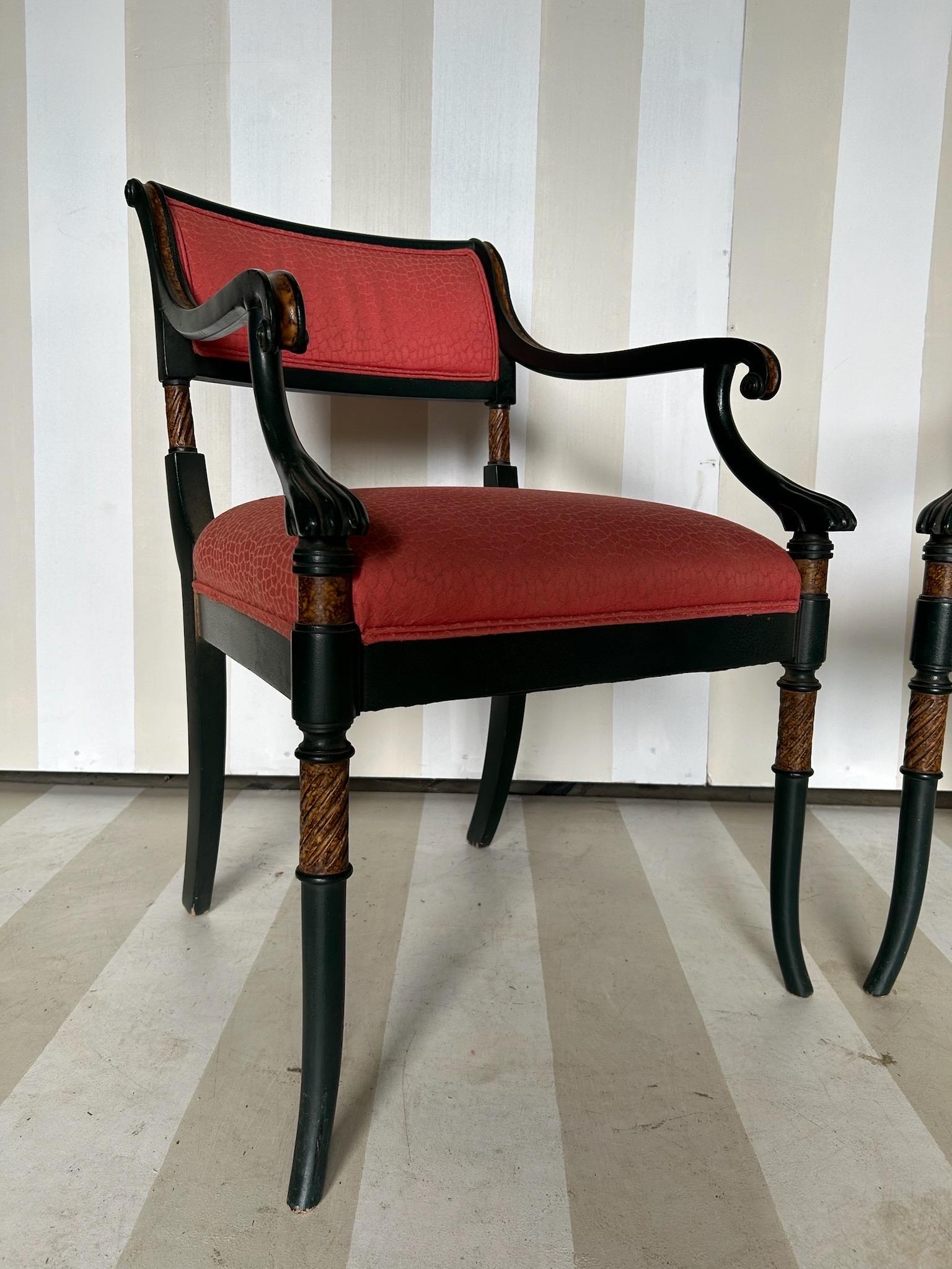 Coppia elegante di poltrone in stile reggenza in vendita 6