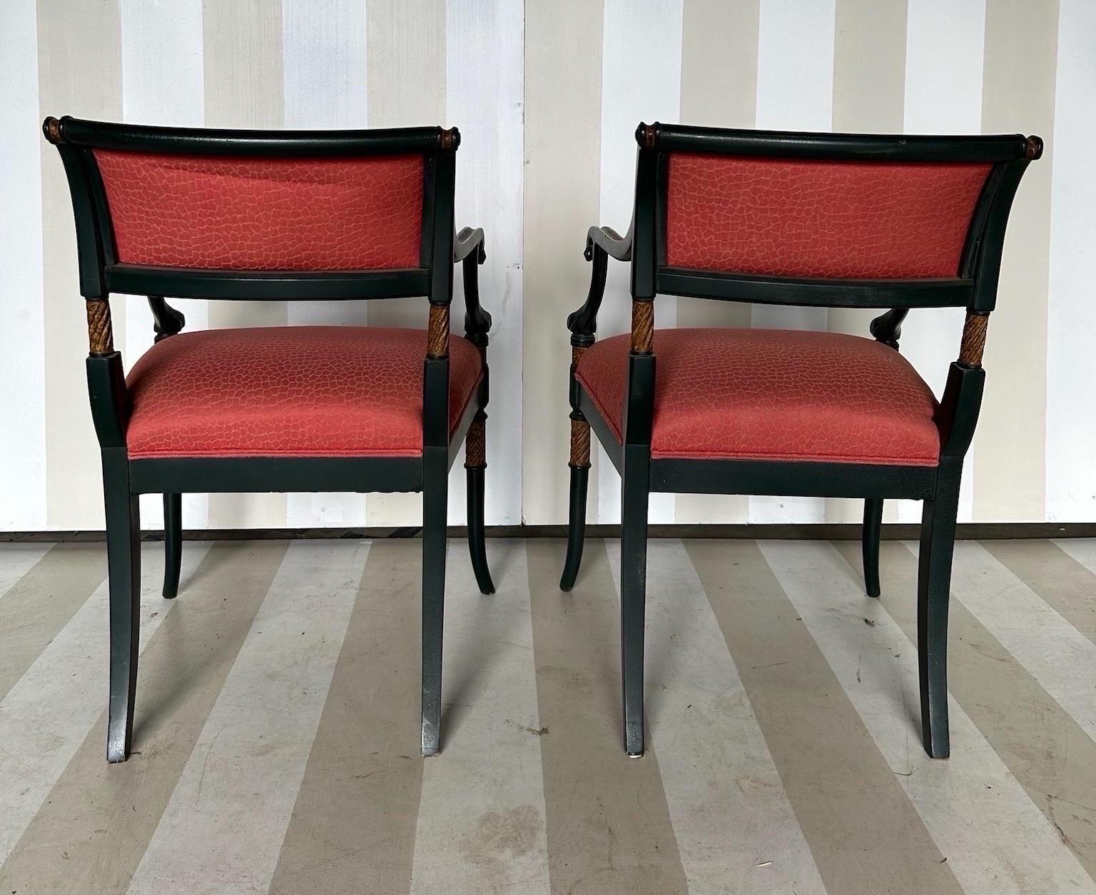 Coppia elegante di poltrone in stile reggenza in vendita 1