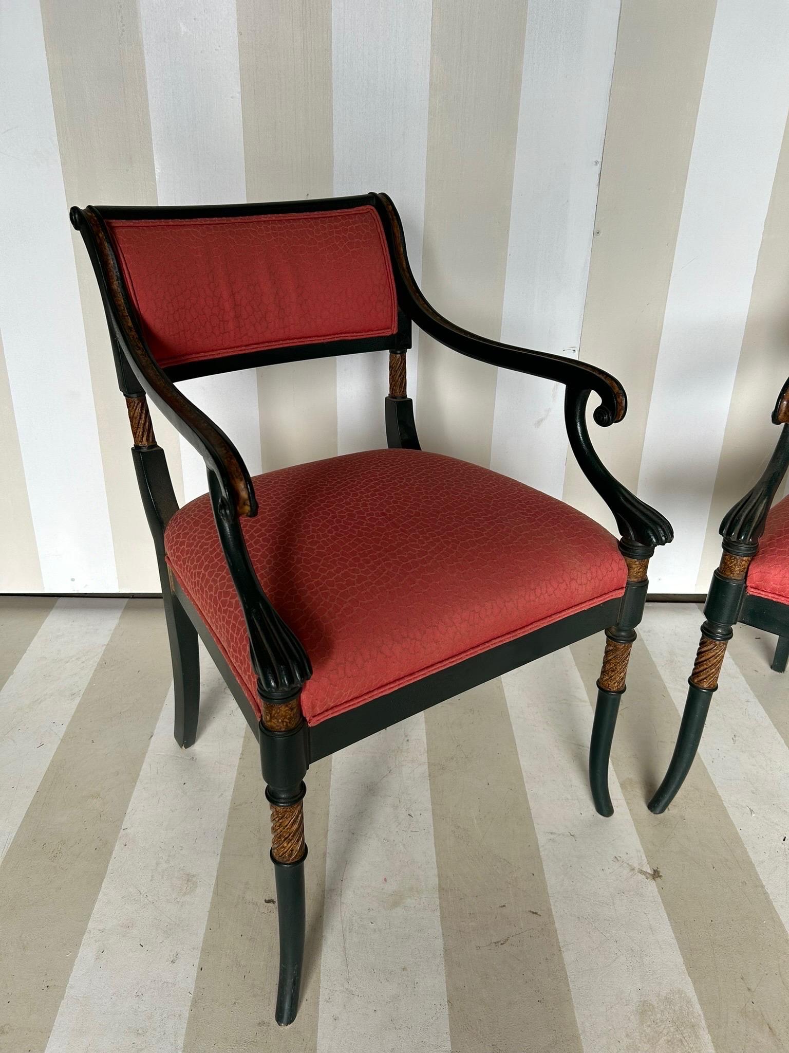 Coppia elegante di poltrone in stile reggenza in vendita 3
