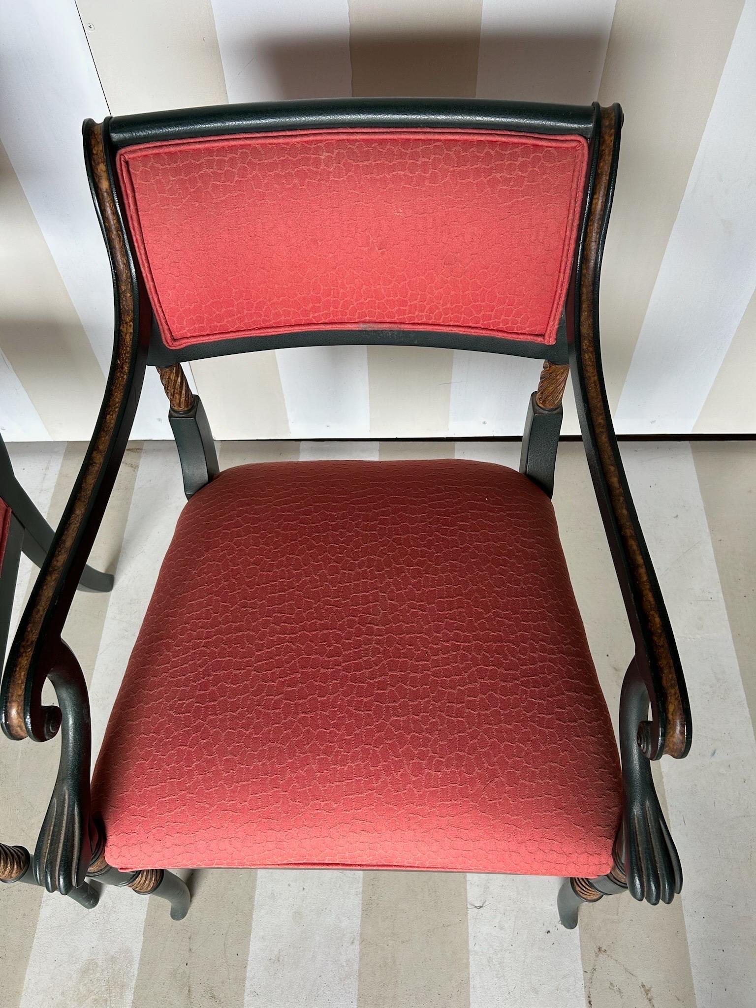 Coppia elegante di poltrone in stile reggenza in vendita 4