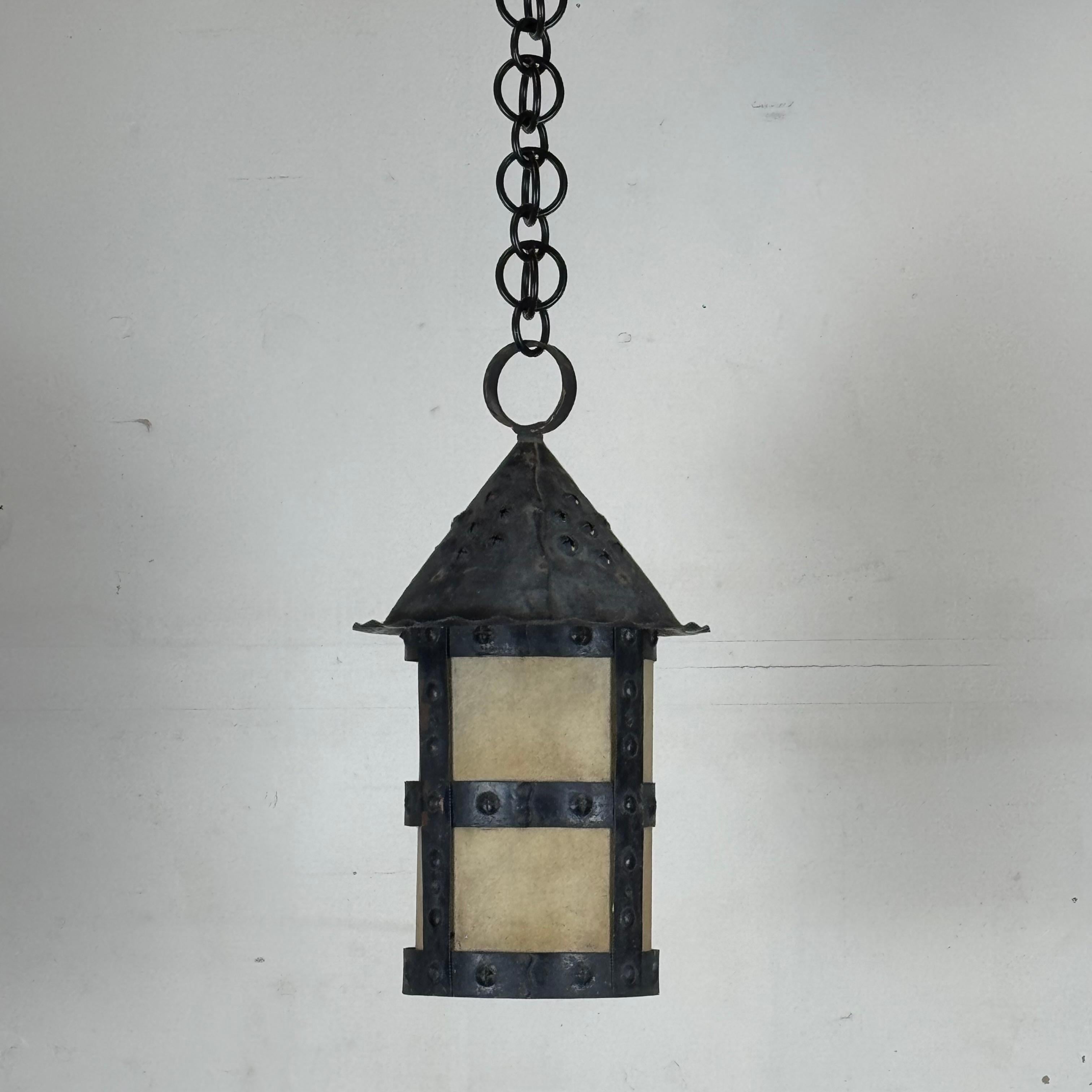 Elegante farol de cobre macizo Patinado Artes y Oficios Americanos Artes y manualidades en venta