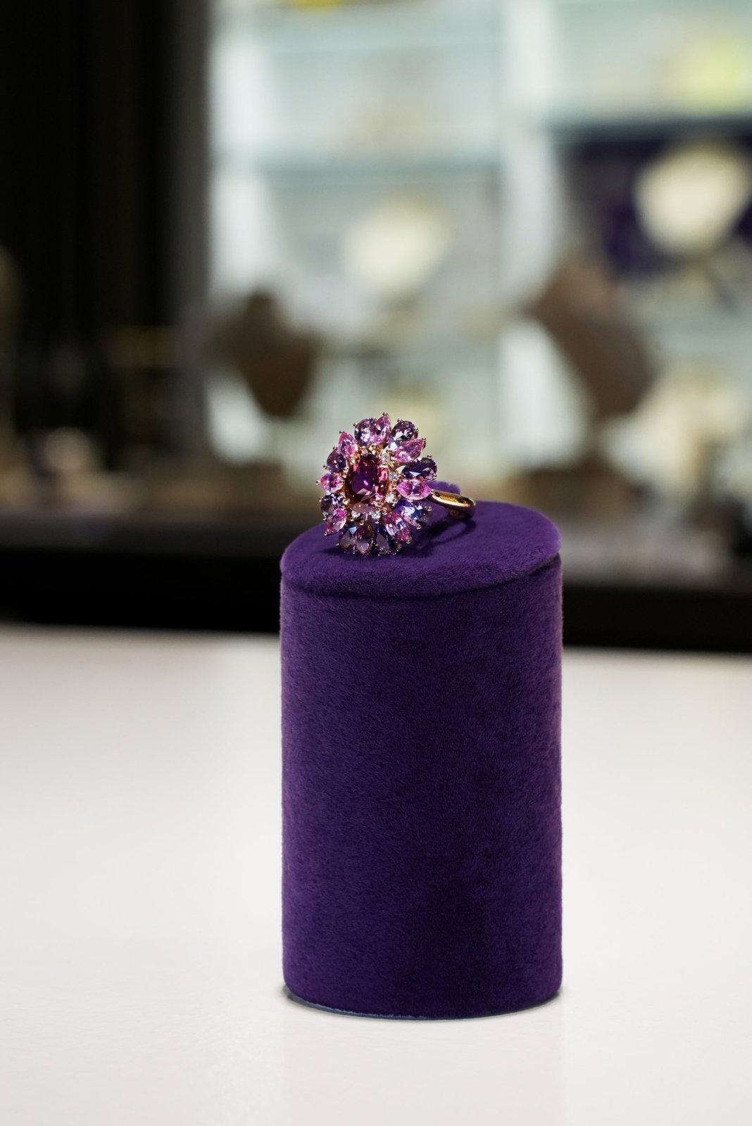 Chic Rosa Saphir Amethyst Diamant 18K Roségold Exklusiver Ring Damen im Angebot