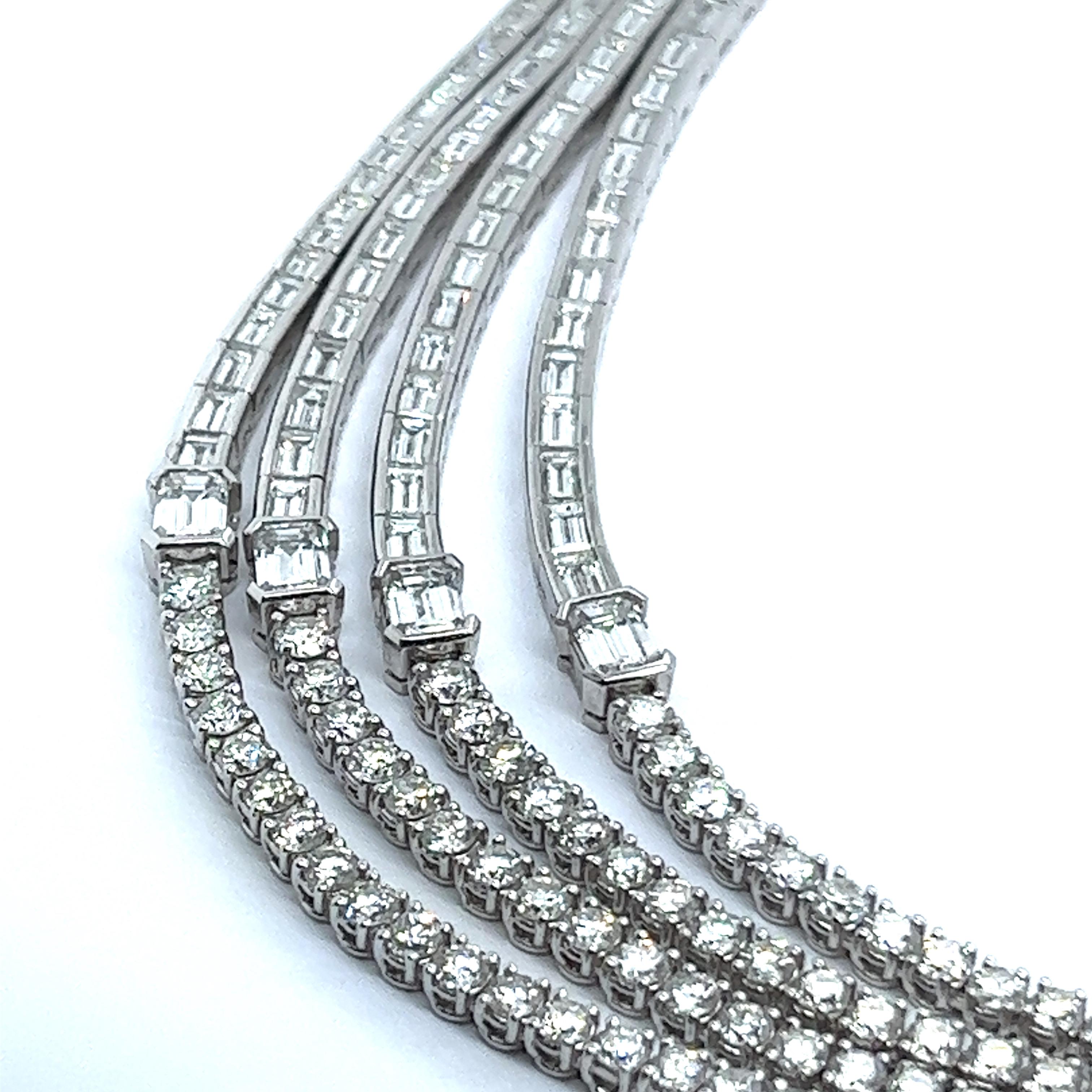 Chic Platinum and Diamond Necklace For Sale 2