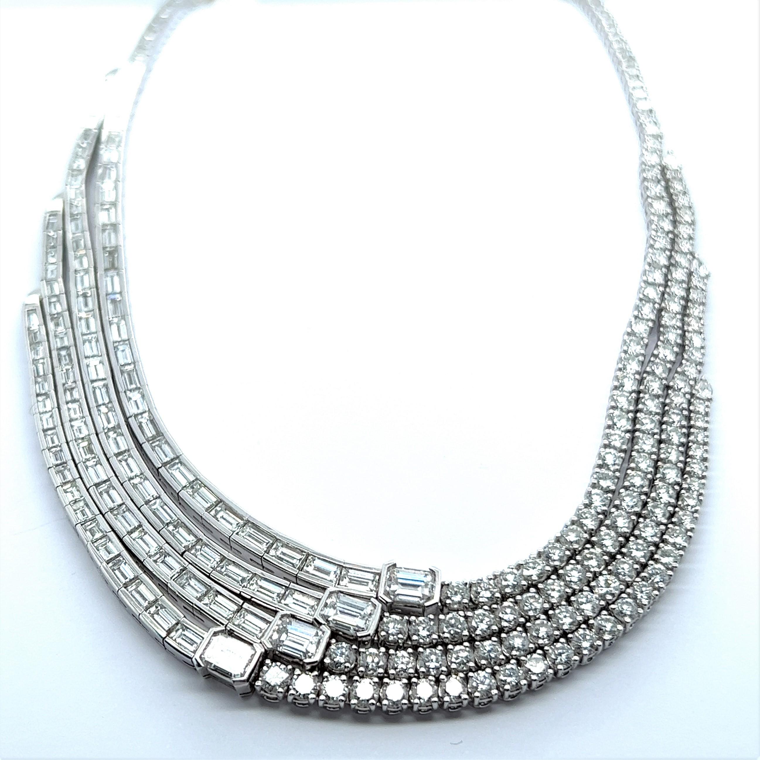 Chic Platinum and Diamond Necklace For Sale 5