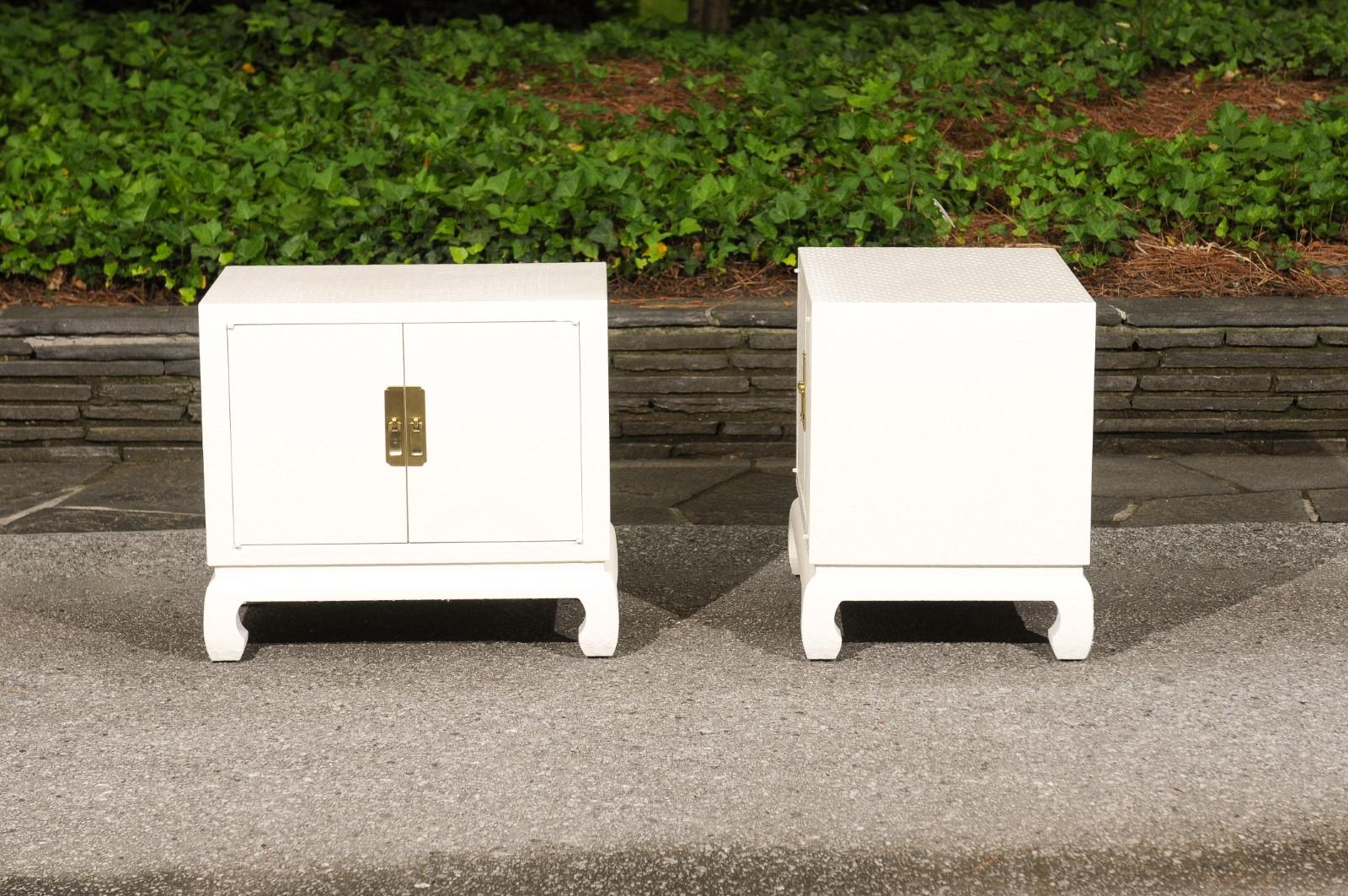Chic Restored Pair of Cream Lacquer Raffia Commodes by Baker, circa 1975 For Sale 6