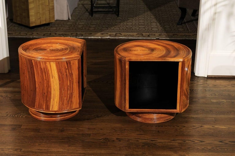 Chic Restored Pair of Swivel Bamboo and Black Lacquer End Tables, circa 1975 For Sale 1