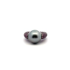 Anello chic con granato rodolite e perle, in oro 18 carati, da donna