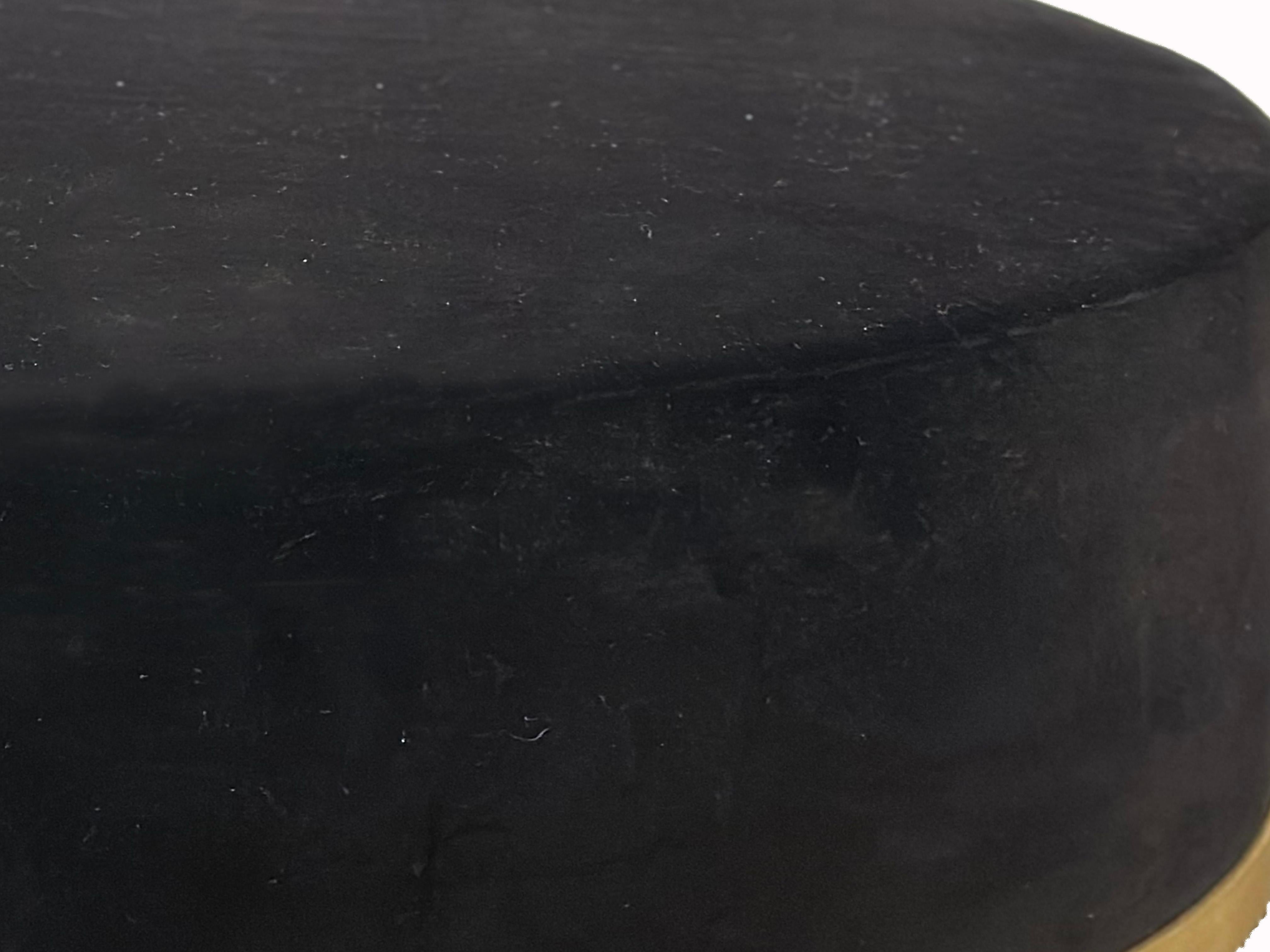 Chic Round Velvet Ottoman with Horsehair Skirt and Brass Trim In New Condition For Sale In New York, NY