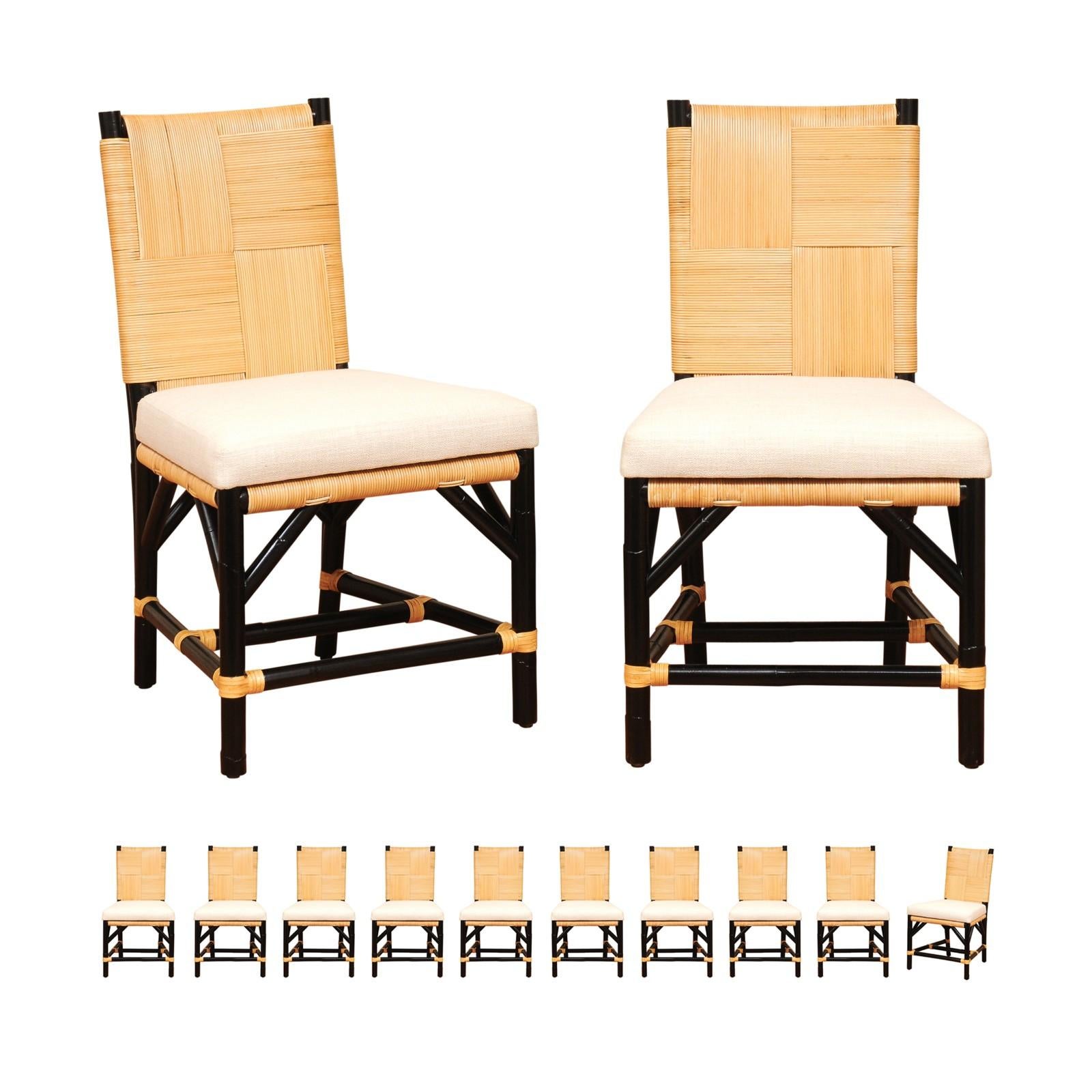 Chic Set aus 12 Rattanstühlen aus Binsenschilfrohr-Korbweide von John Hutton für Donghia im Angebot 12