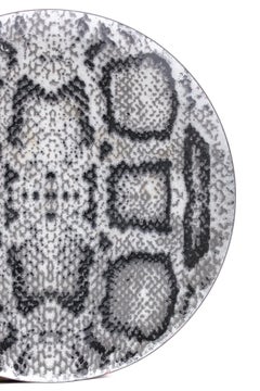 Assiette de service en métal émaillé Chic Snakeskin
