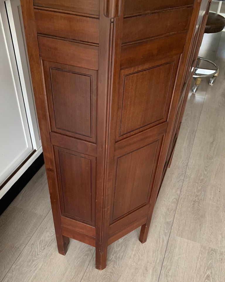 Beautiful and Stylish Wooden Dutch Arts and Crafts Display