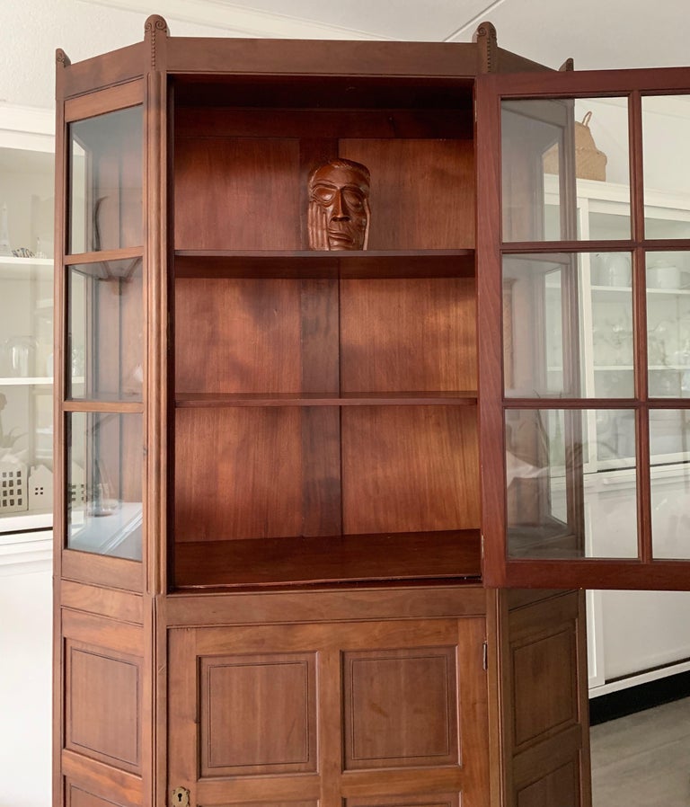 Beautiful and Stylish Wooden Dutch Arts and Crafts Display