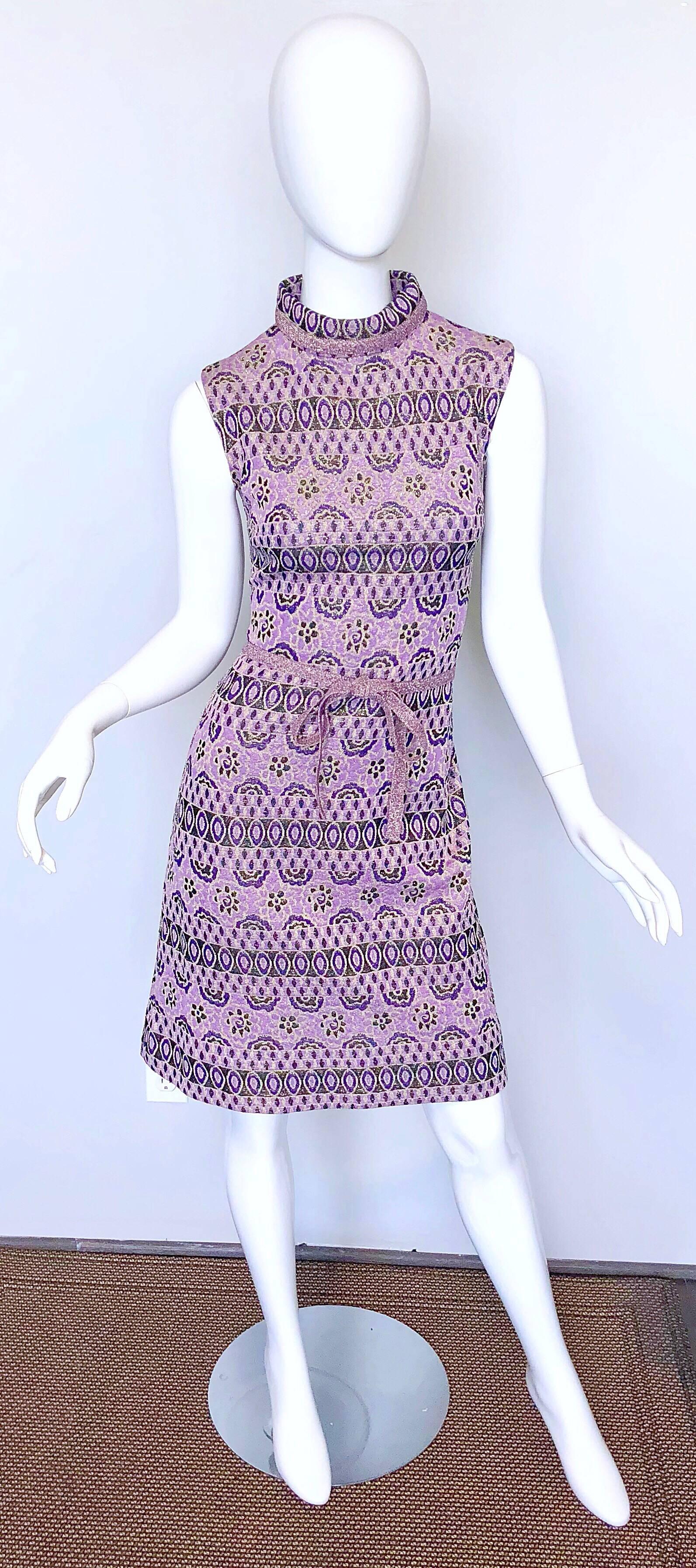 Chic Tricosa French 1960s Purple + Gold Metallic Flower Vintage 60s A Line Dress For Sale 1