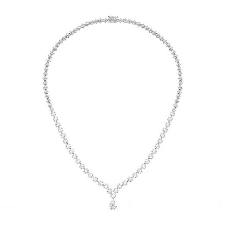  Chic, einzigartige Diamant-Halskette mit Anhänger aus weißem 14k Gold für sie (Moderne) im Angebot