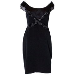 Robe de cocktail noire chic vintage de Bellville Sassoon avec détails en perles