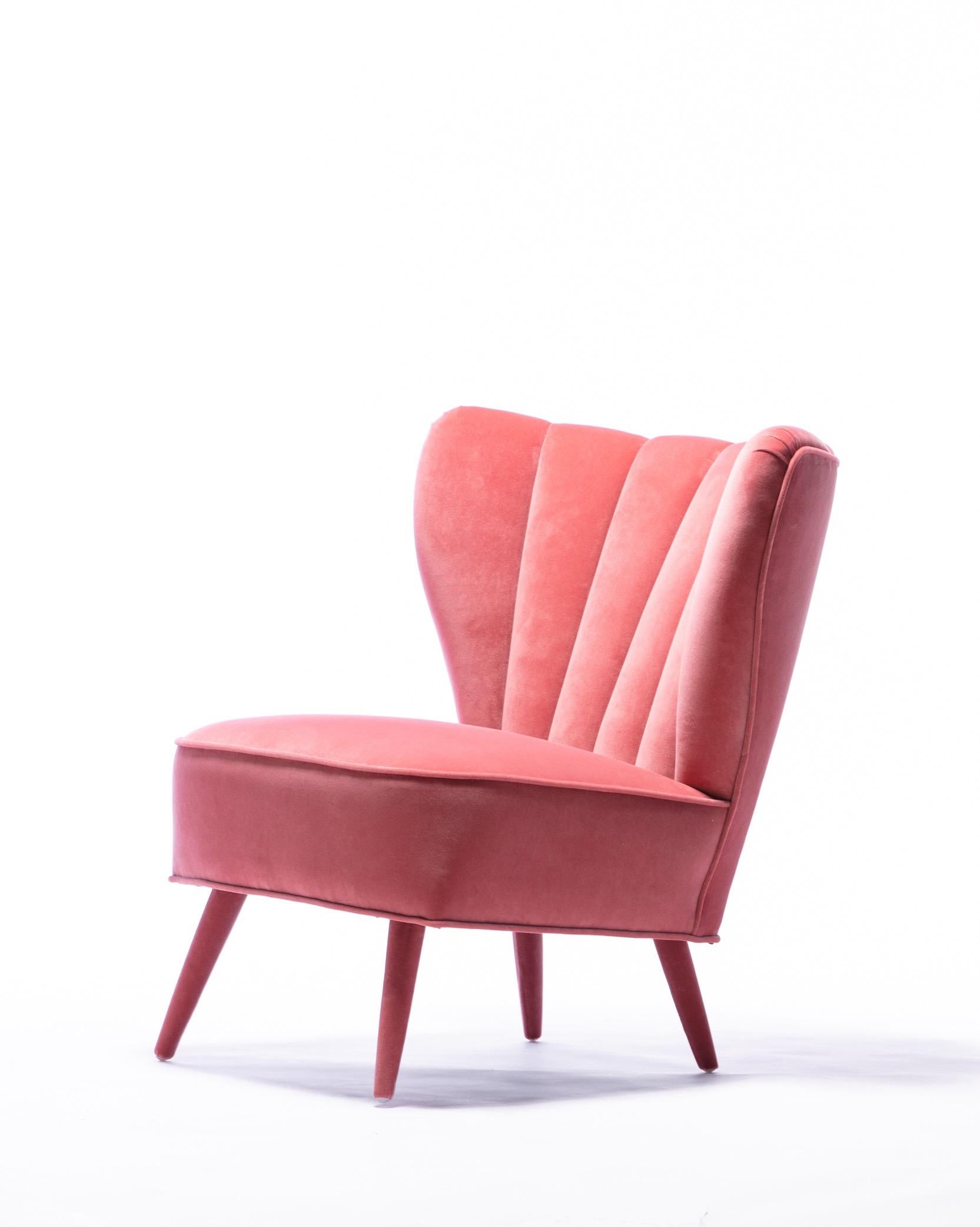 rose pink chair